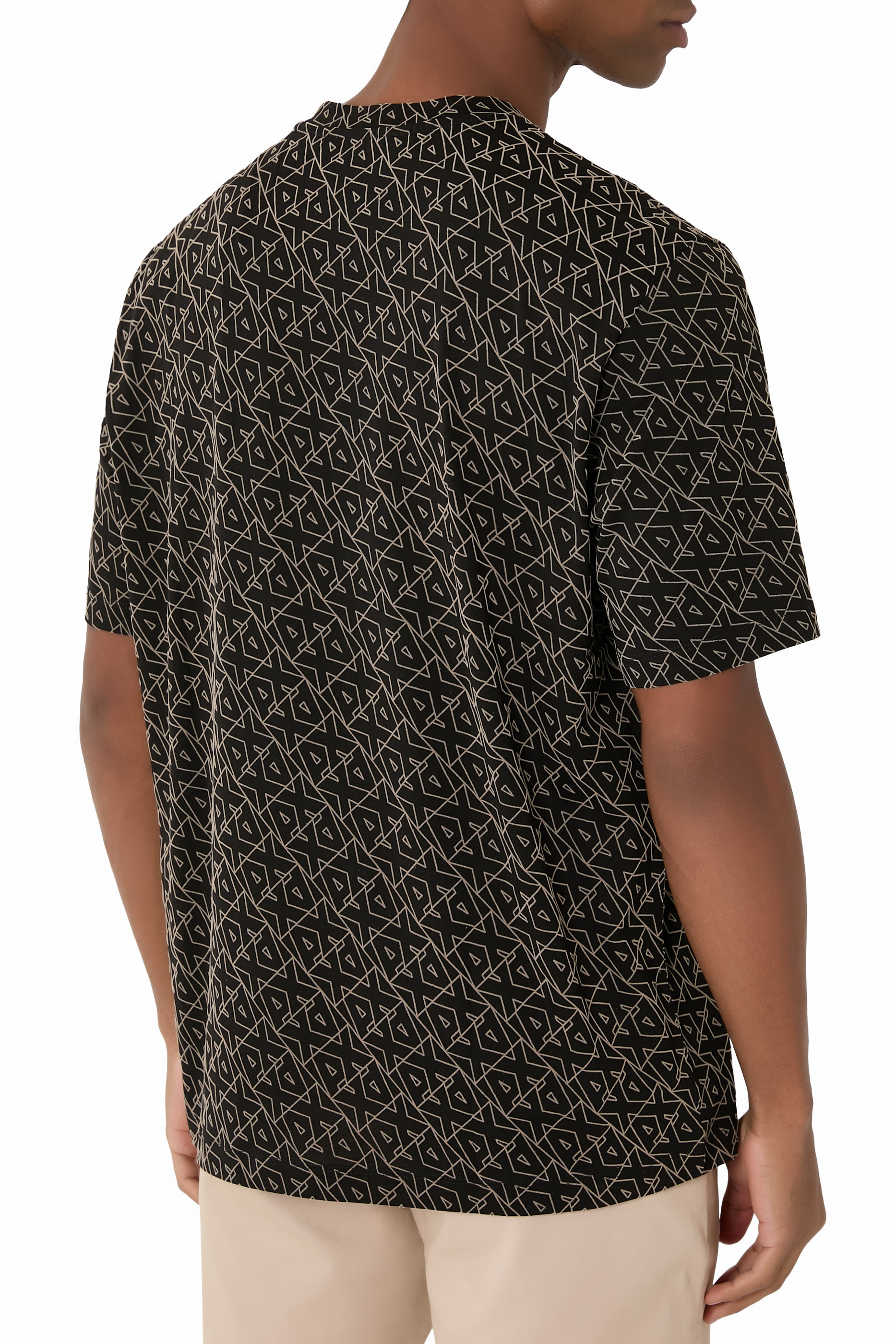 تيشيرت مزين بشعار الماركة بالكامل