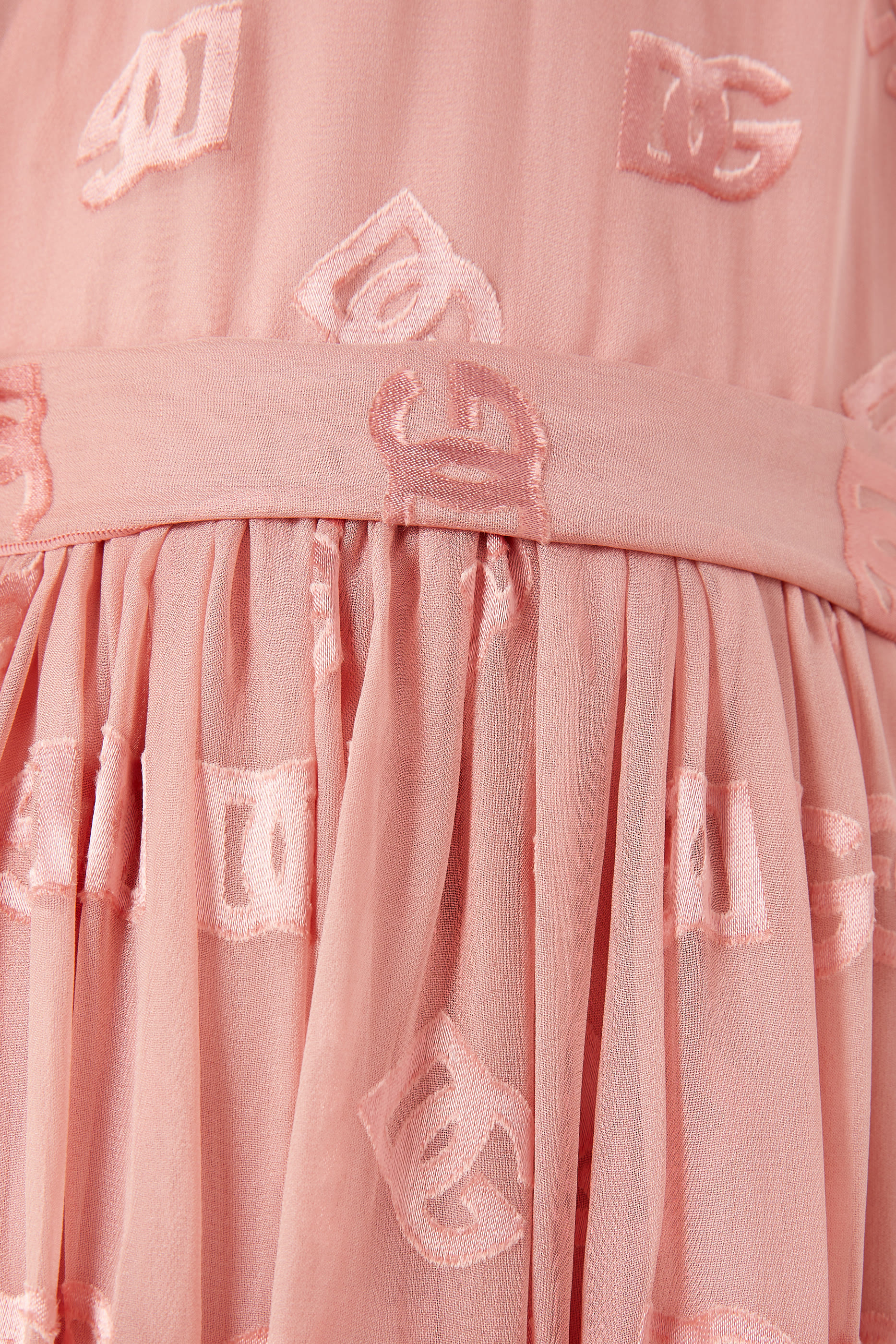 فستان بشعار حرفي الماركة جاكار للأطفال