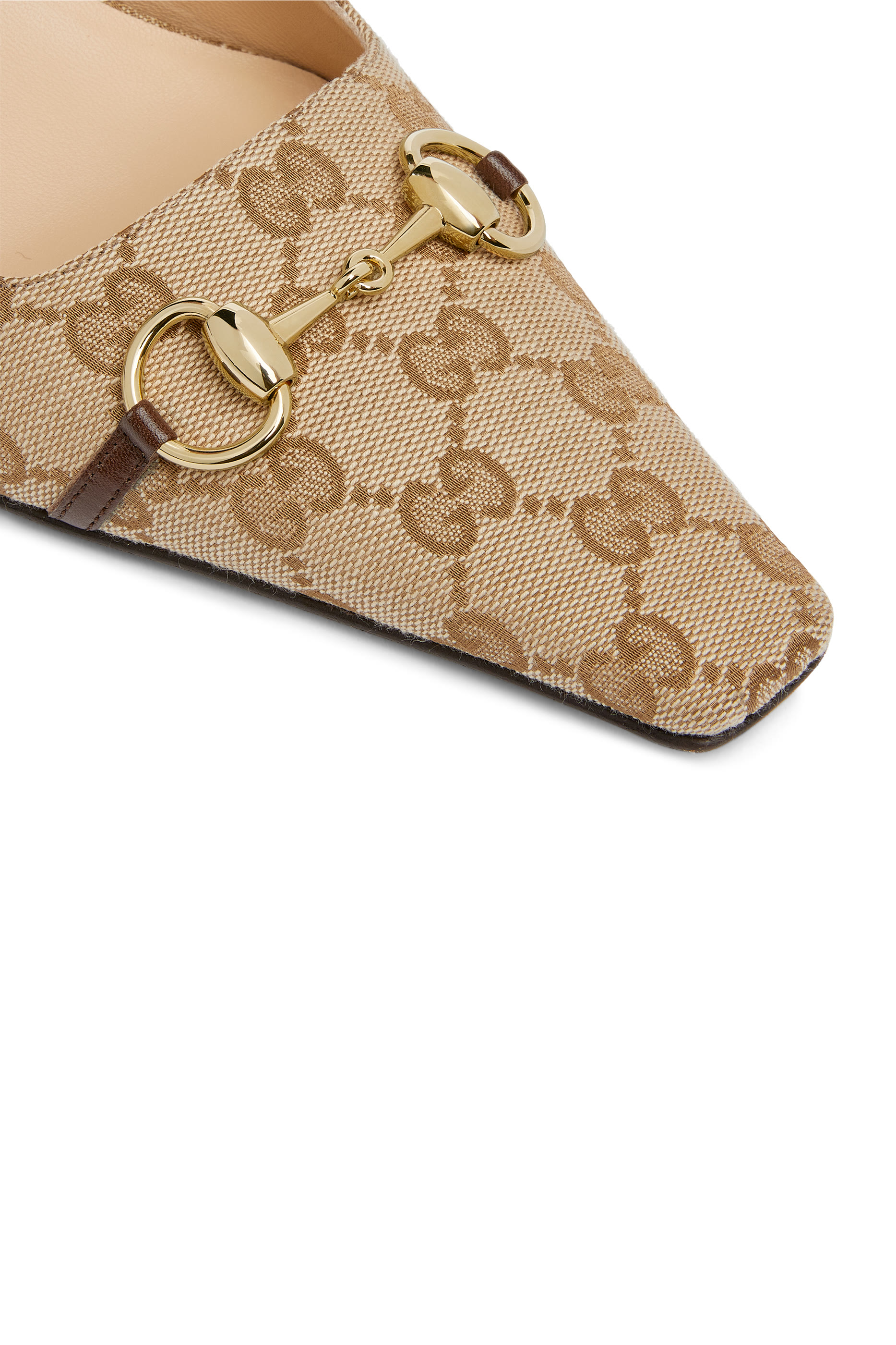 حذاء فيتوريا كلاسيكي 55