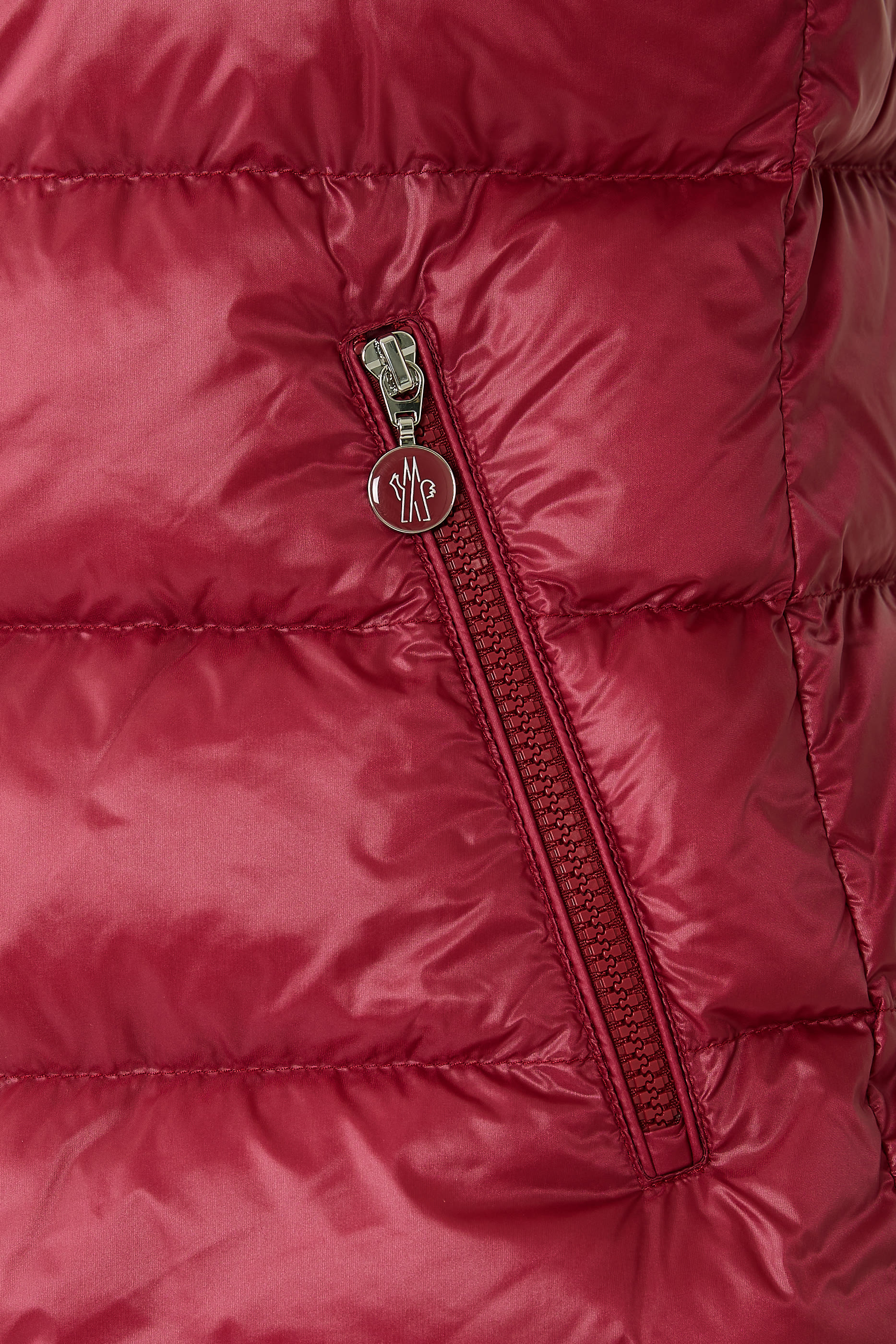 جاكيت غليس قصير بغطاء للرأس وتصميم مبطن