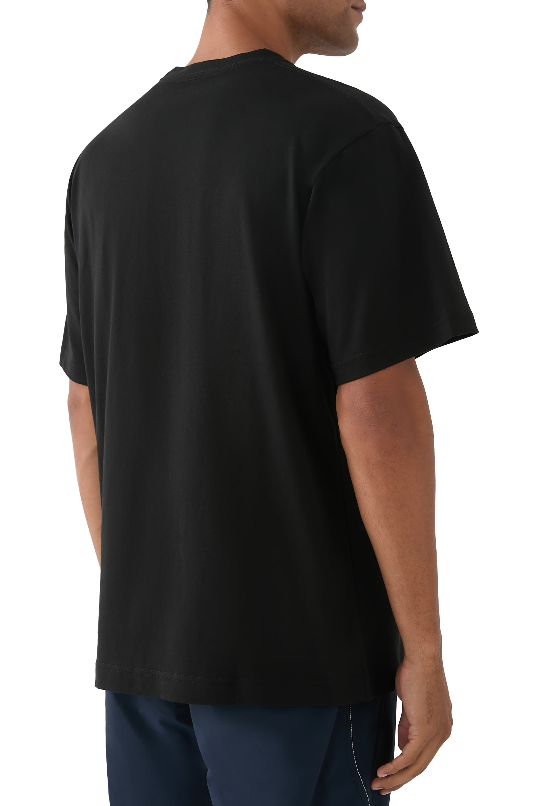 تيشيرت بأكمام قصيرة بطبعة جراسير