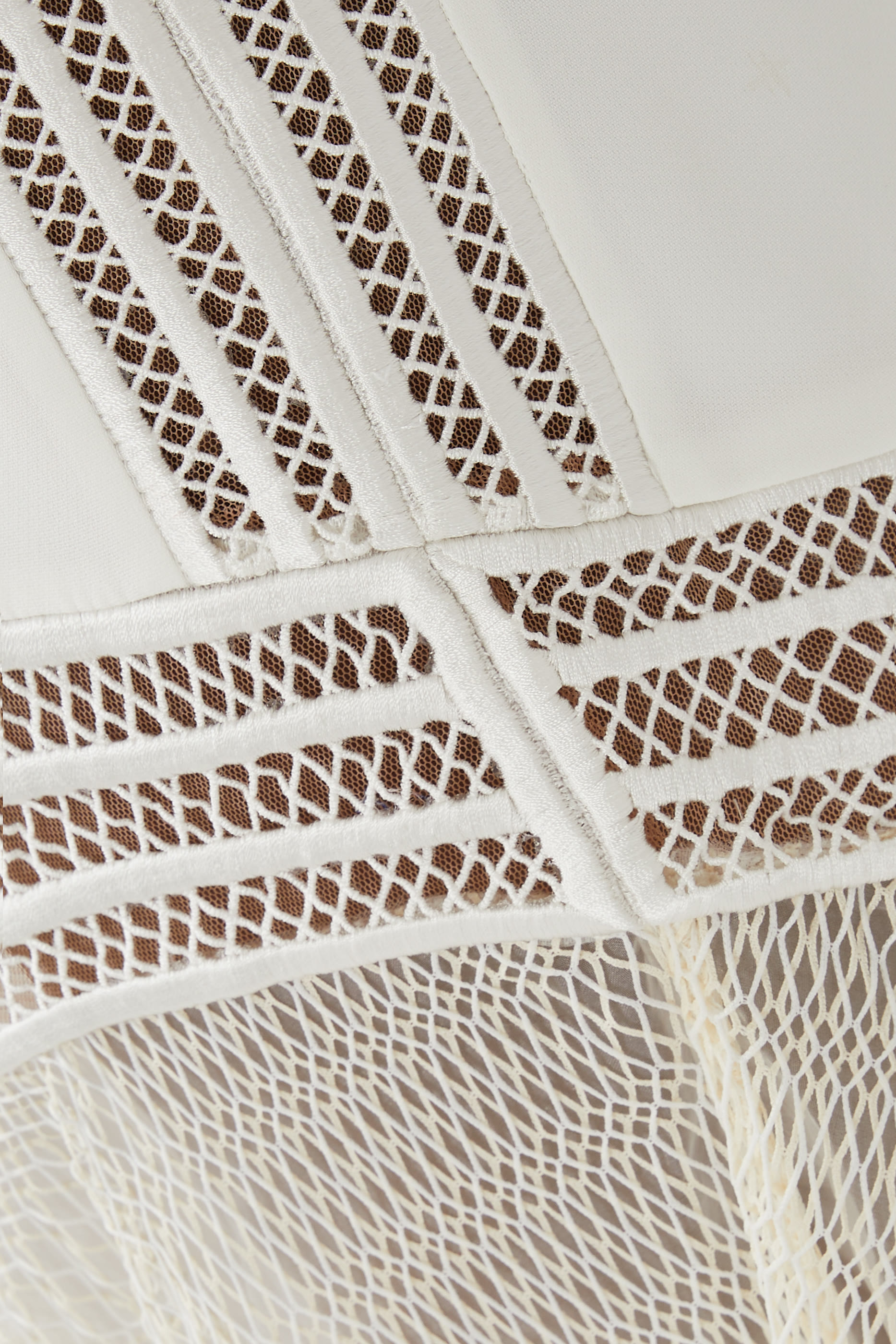 فستان زكريا متوسط الطول بلا أكمام