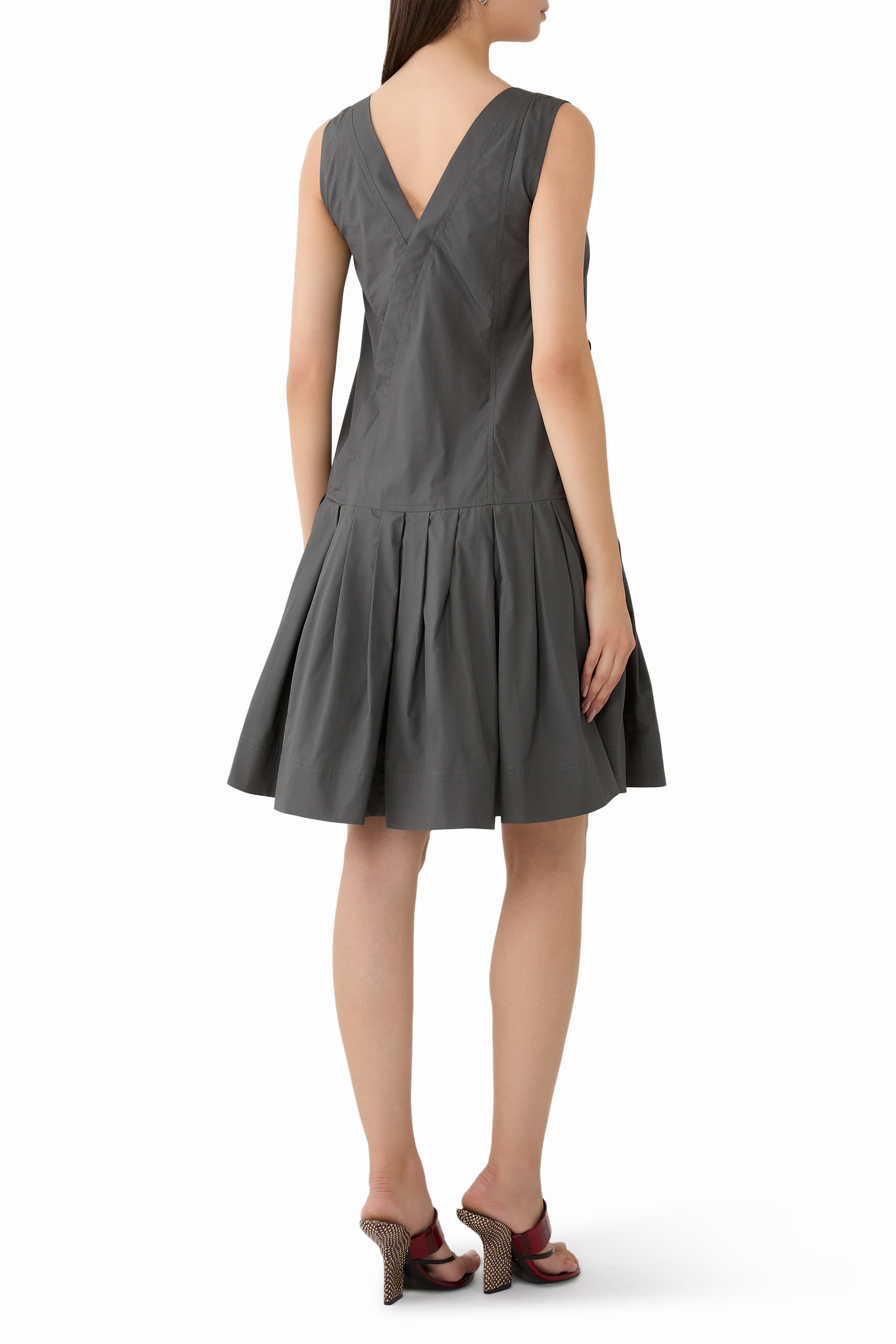 فستان درابيه بلا أكمام بتطريزات زهور بارزة الملمس