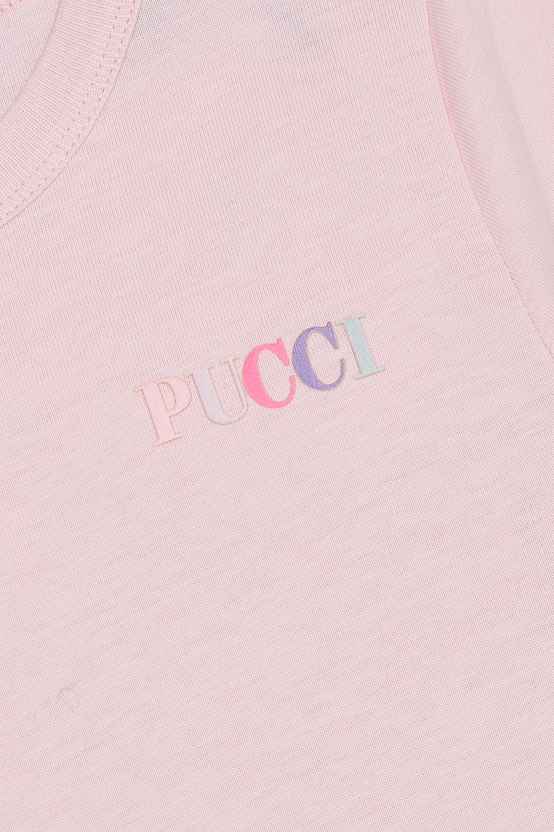 تيشيرت بشعار الماركة للأطفال