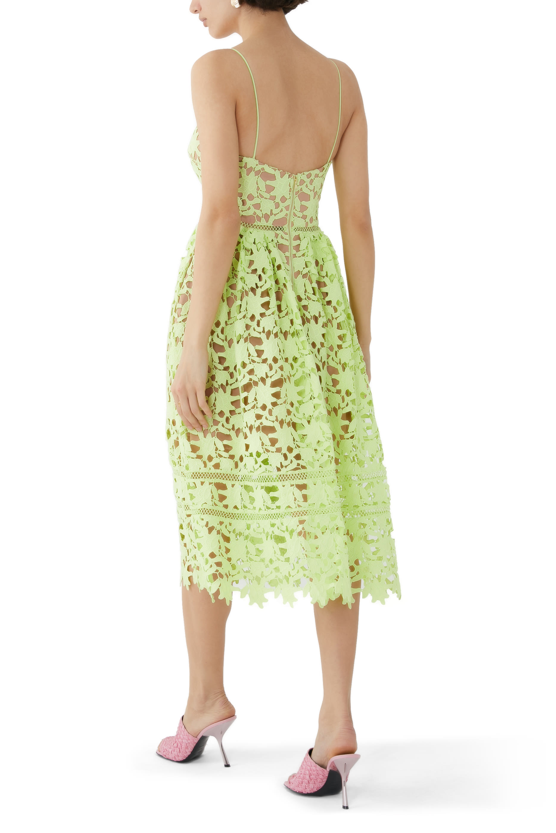 فستان متوسط الطول بحمالات دانتيل