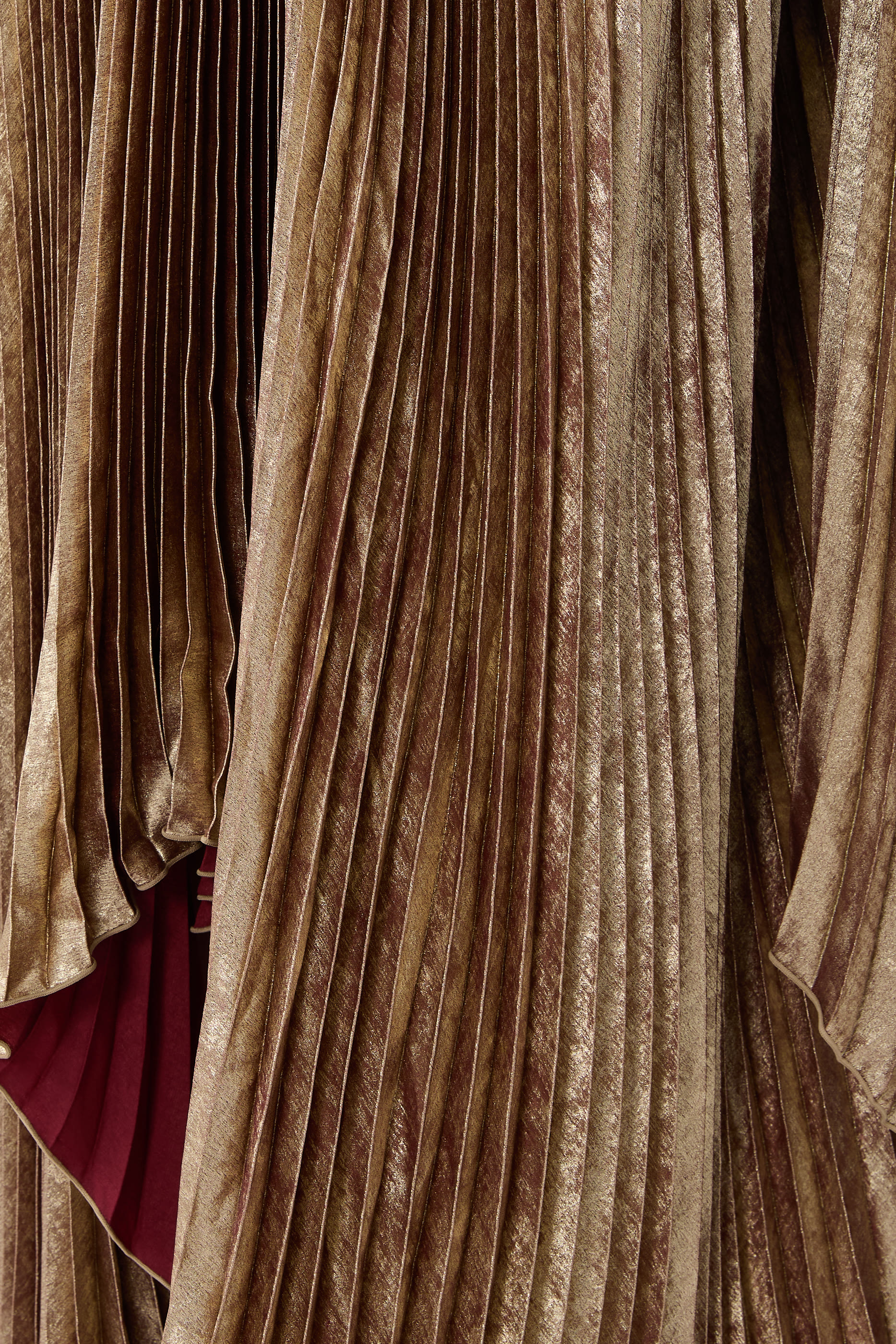 فستان سهرة ايفيل بكاب