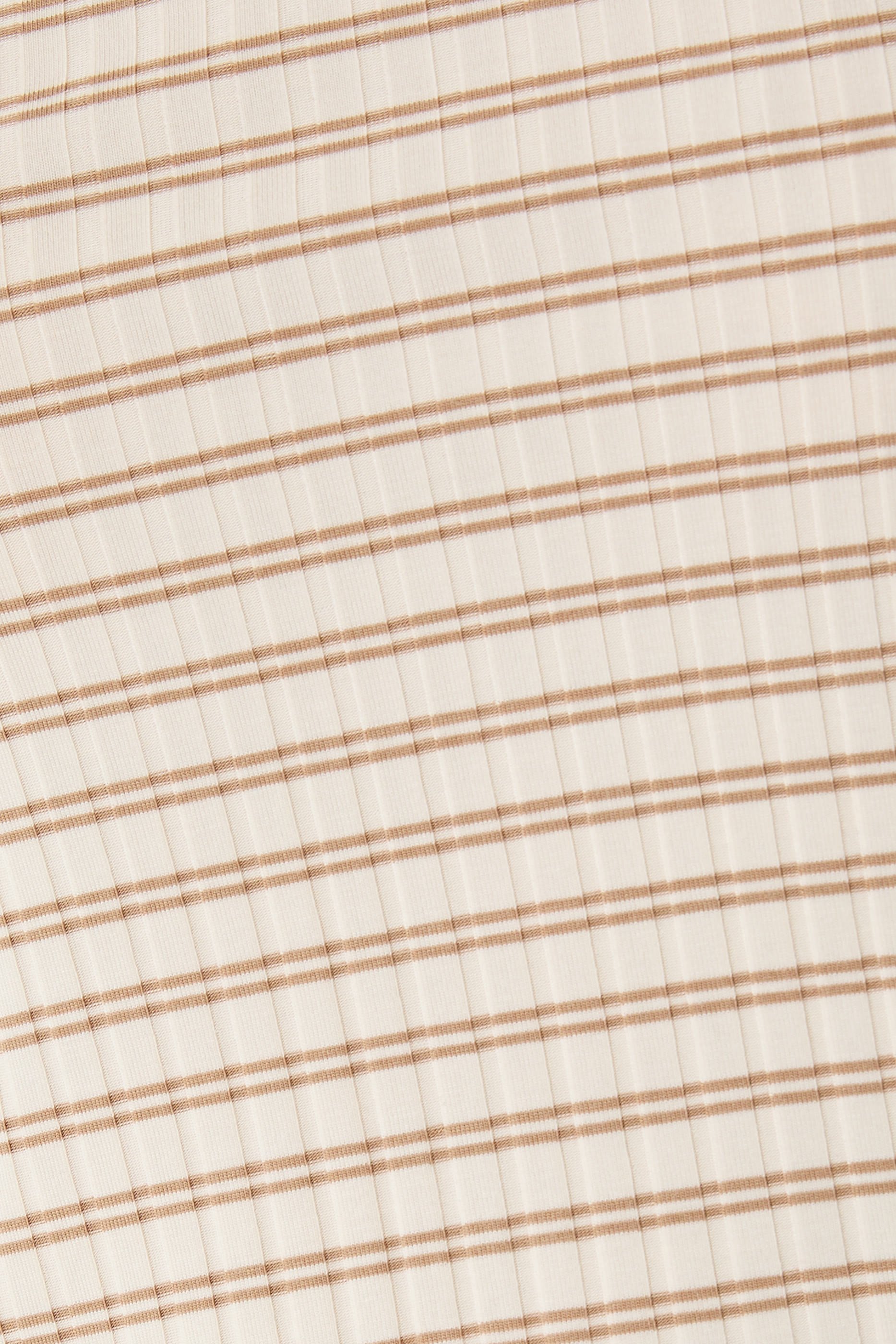 تيشيرت لوكا مخطط قصير 