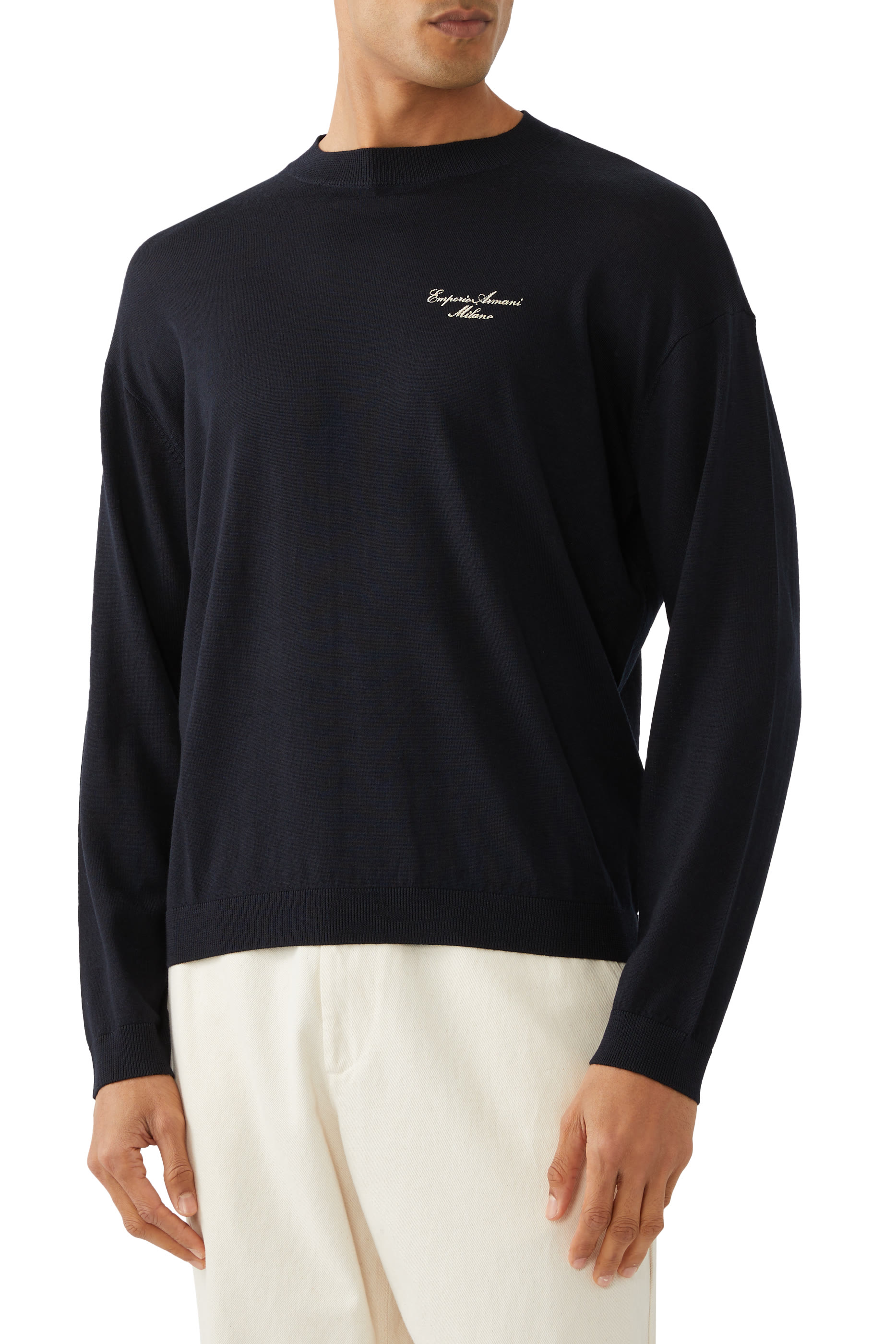 كنزة بشعار الماركة