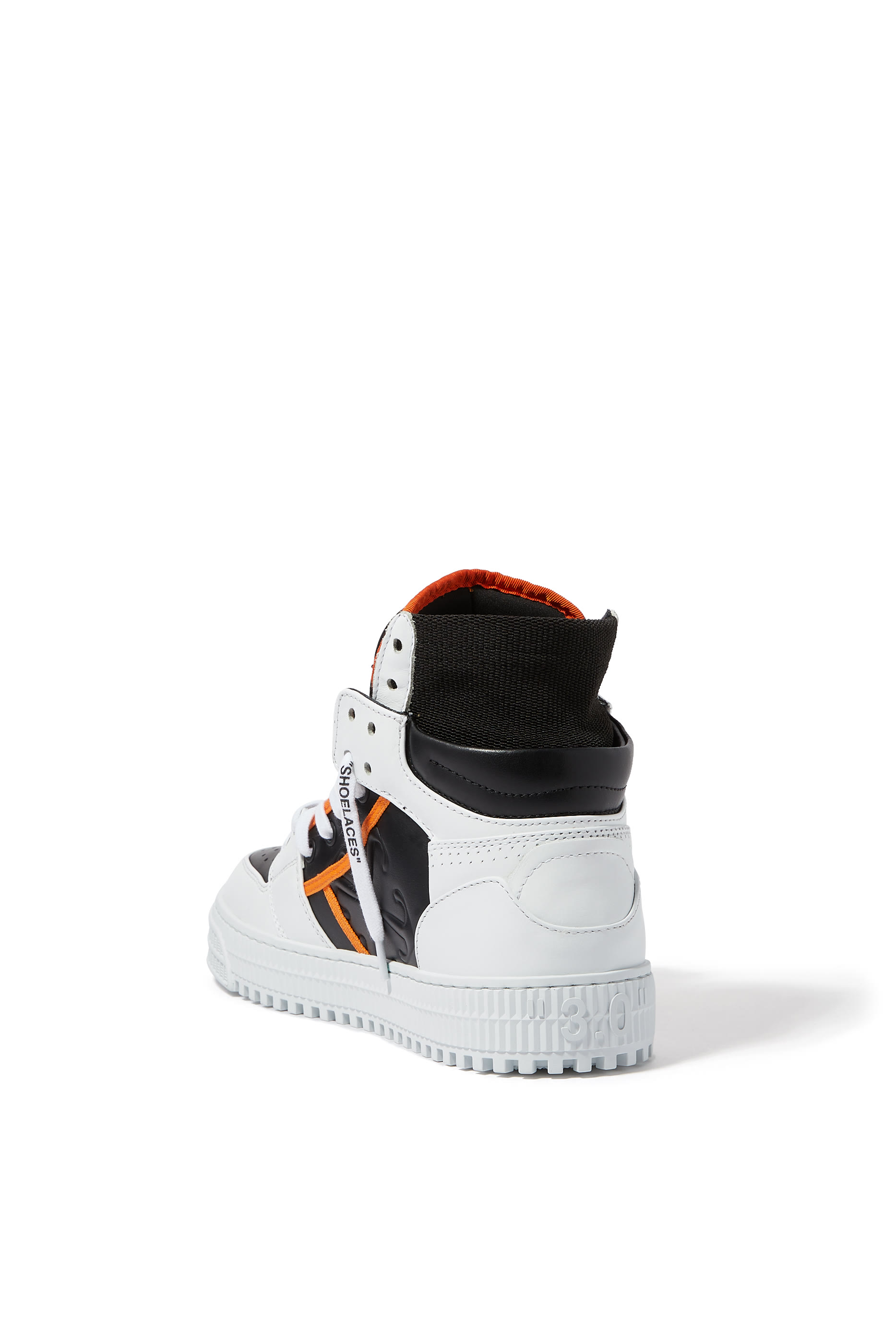 سنيكرز 3.0 اوف كورت جلد