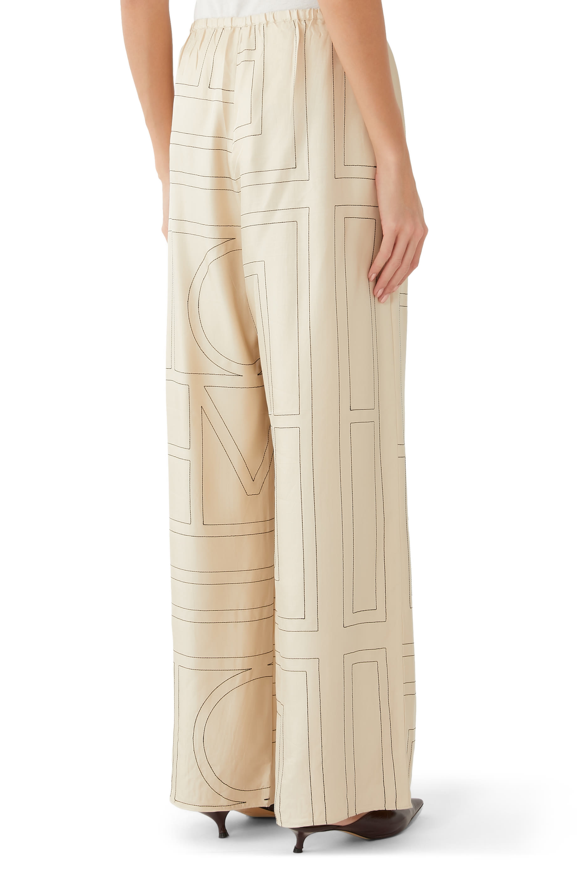 بنطال حرير بطبعات حروف شعار الماركة