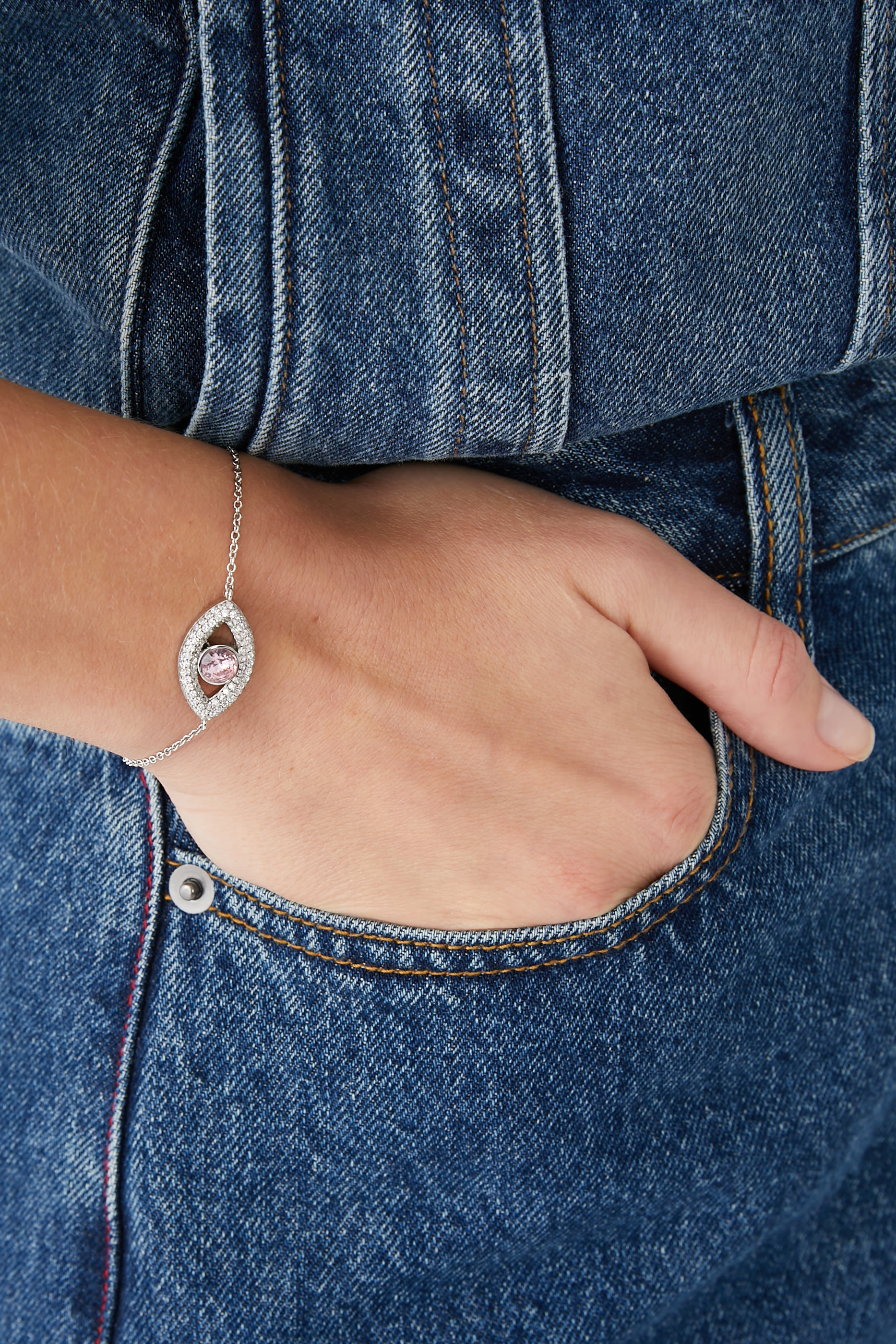 سوار سلسلة بحلية بتصميم عين مرصعة بأحجار بافيه