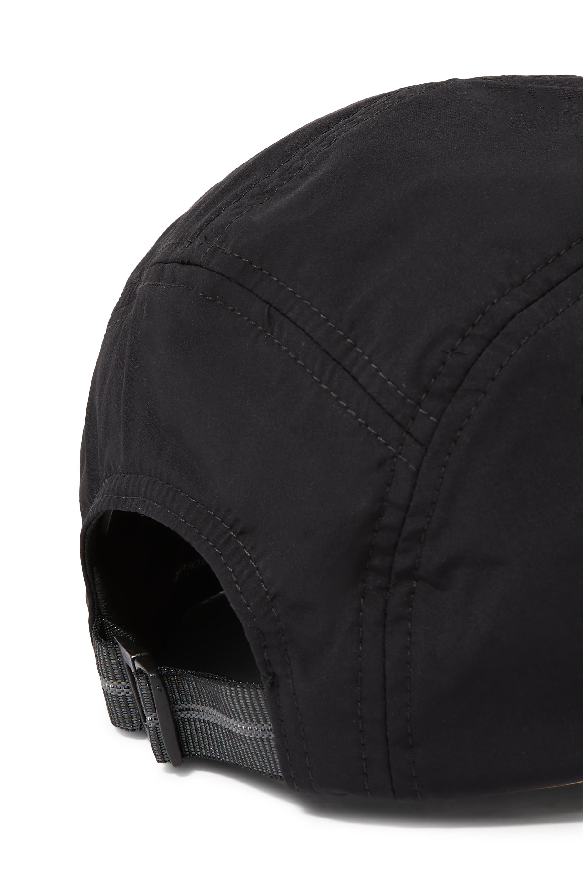 كاب بيسبول بشعار الماركة