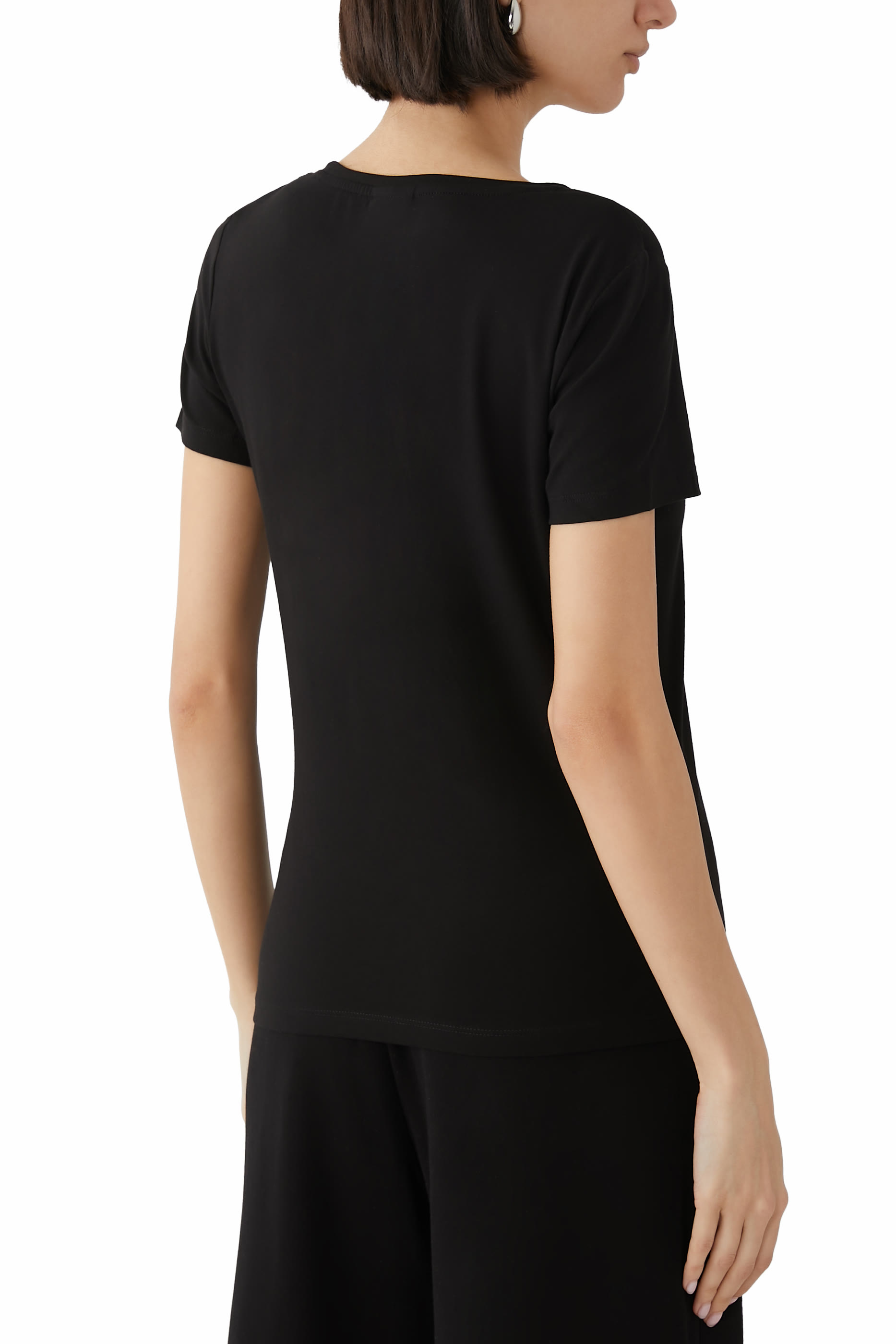 تيشيرت بأكمام قصيرة بشعار الماركة