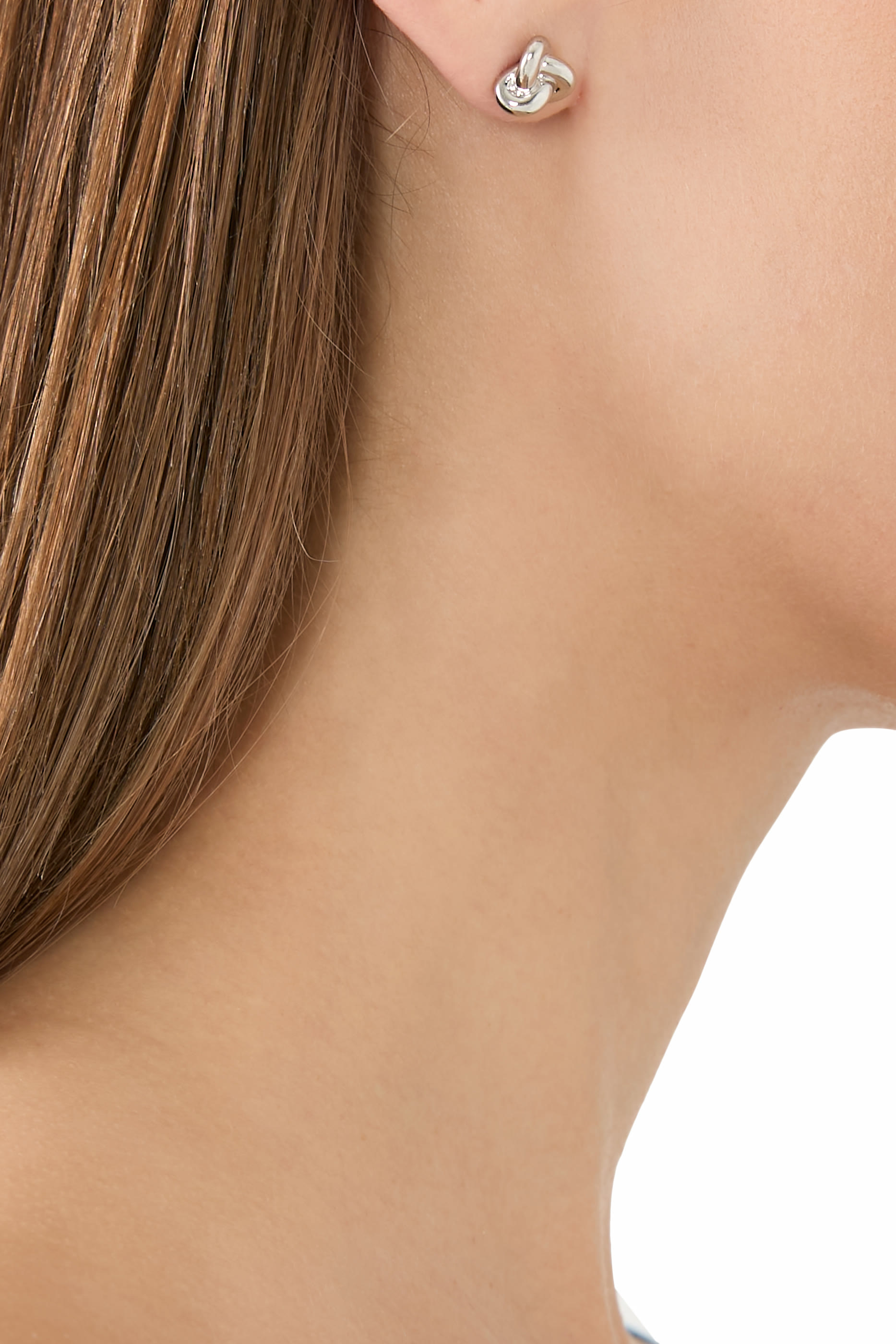 أقراط بتصميم عقدة مزدوجة، معدن مطلي وتيتانيوم