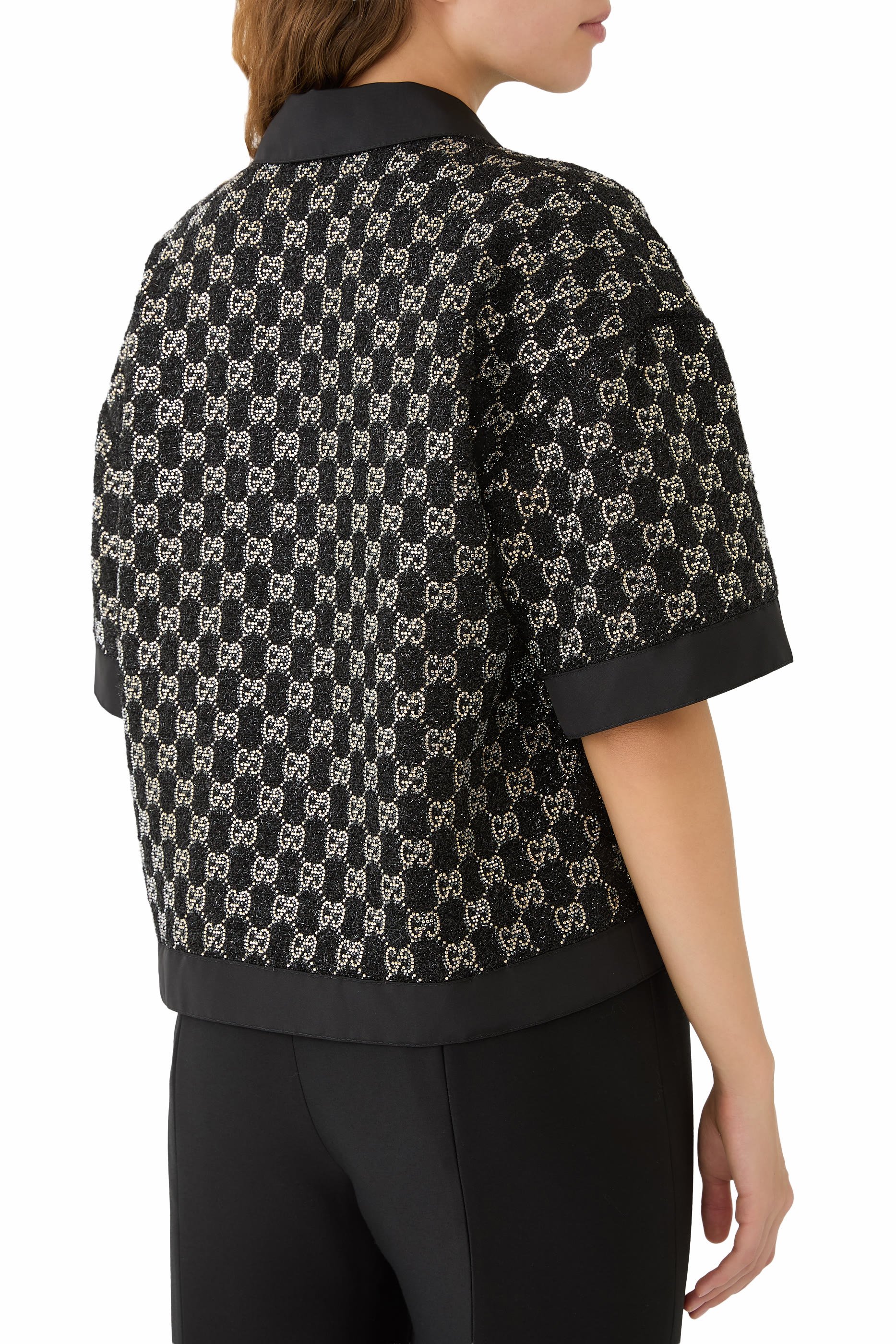 بلوزة صوف تويد لامع بنقشة حرفي شعار الماركة