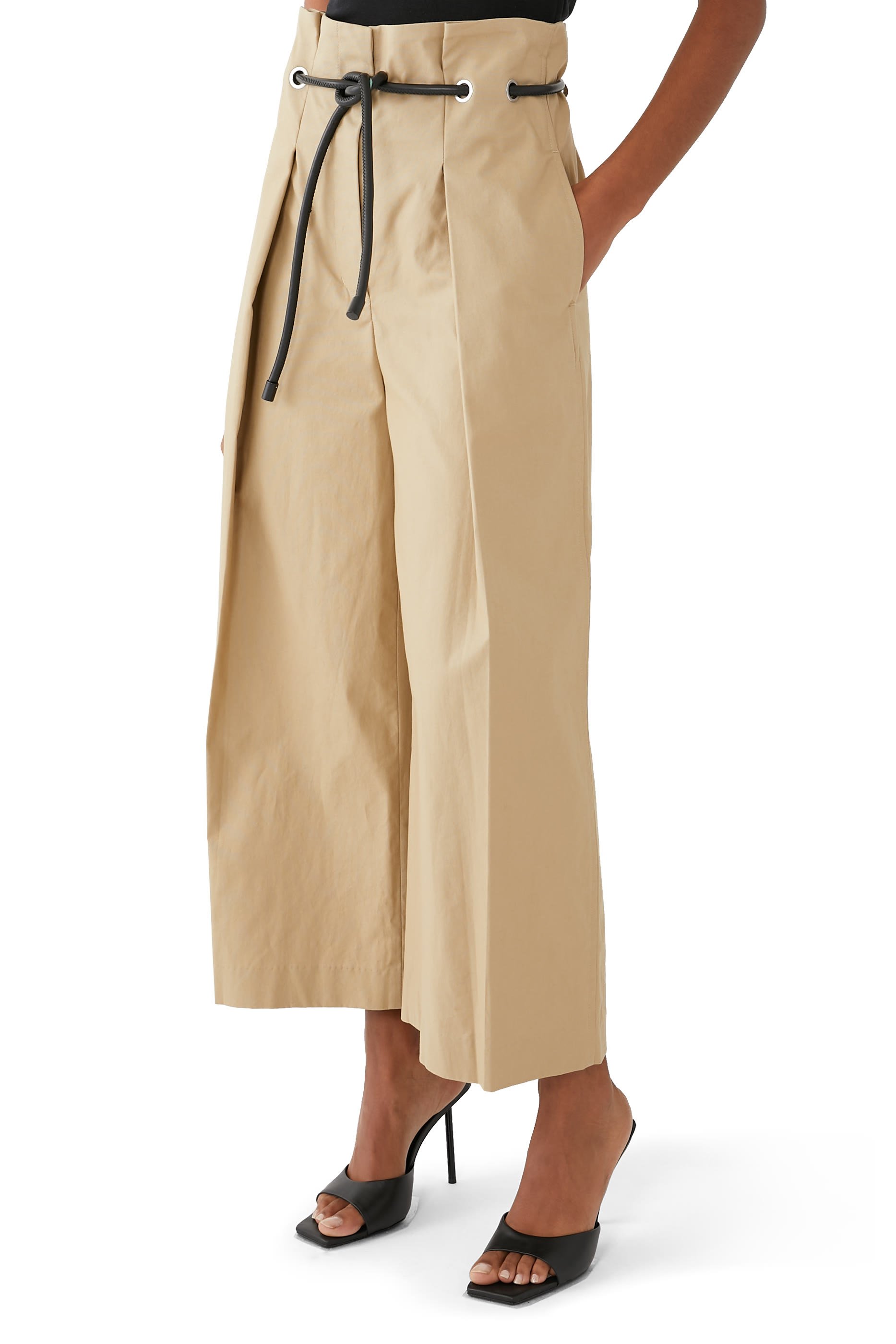 بنطال أوريجامي بقصة ساق واسعة قصيرة