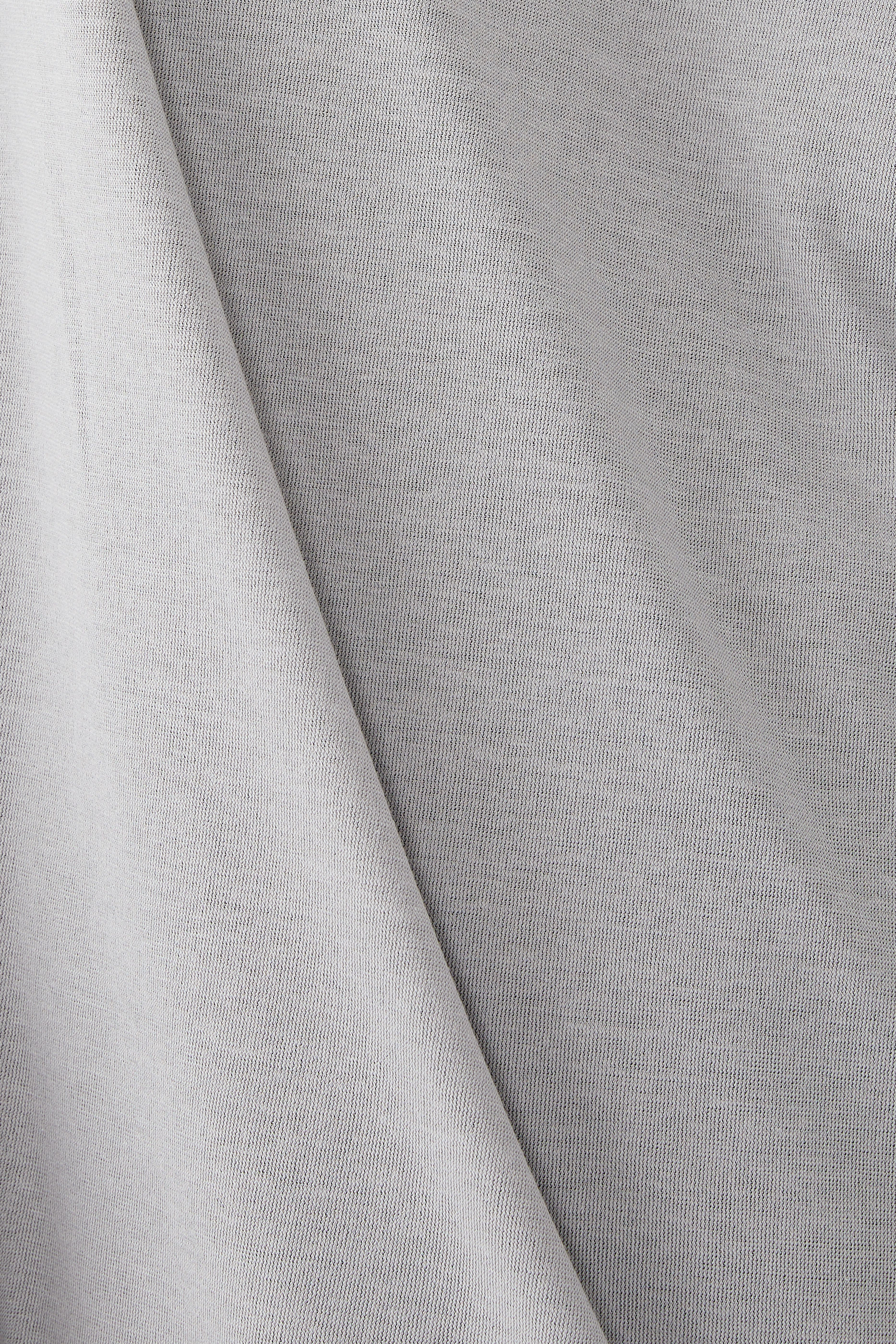 تيشيرت بقصة ضيقة ايس كوتن