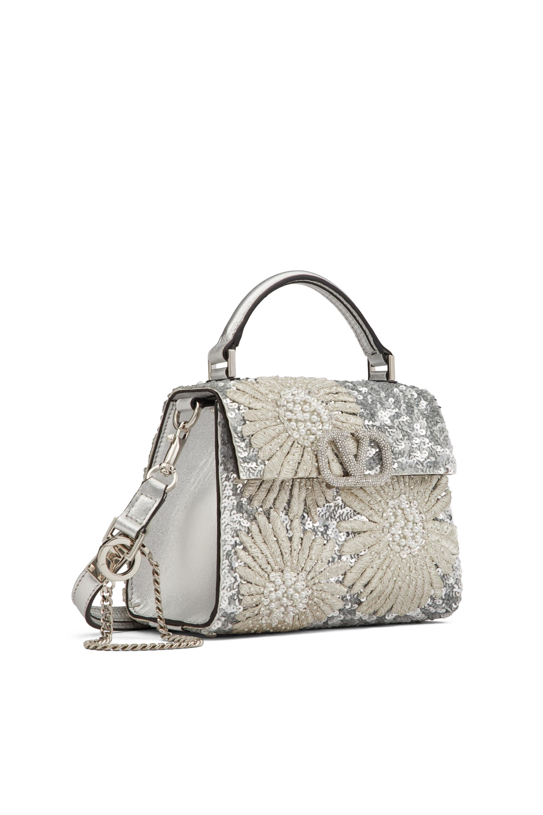 حقيبة فالنتينو غارافاناني بشعار حرف V بيد علوية حصري لشرق الأوسط