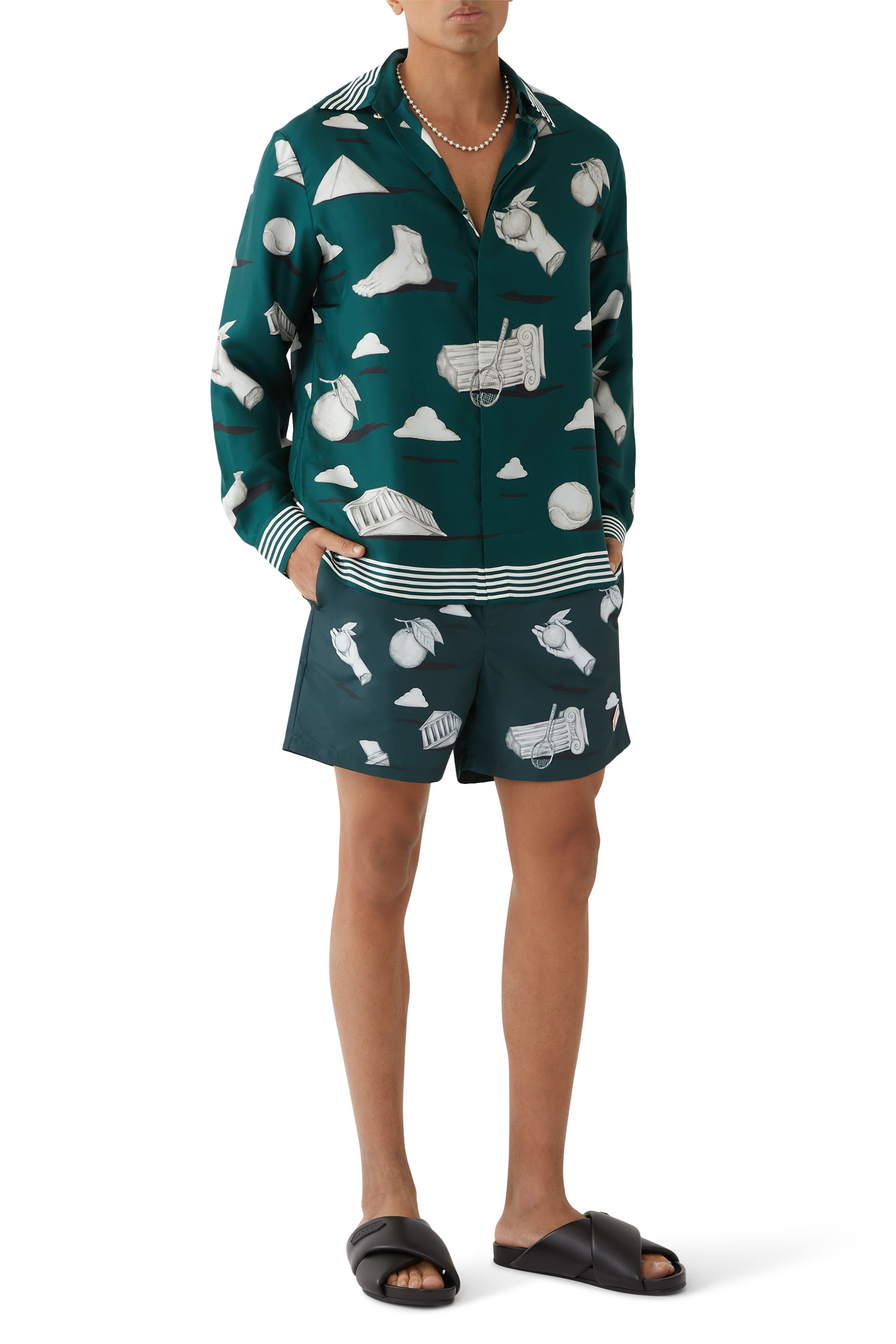 شورت سباحة ميتافيزيقي