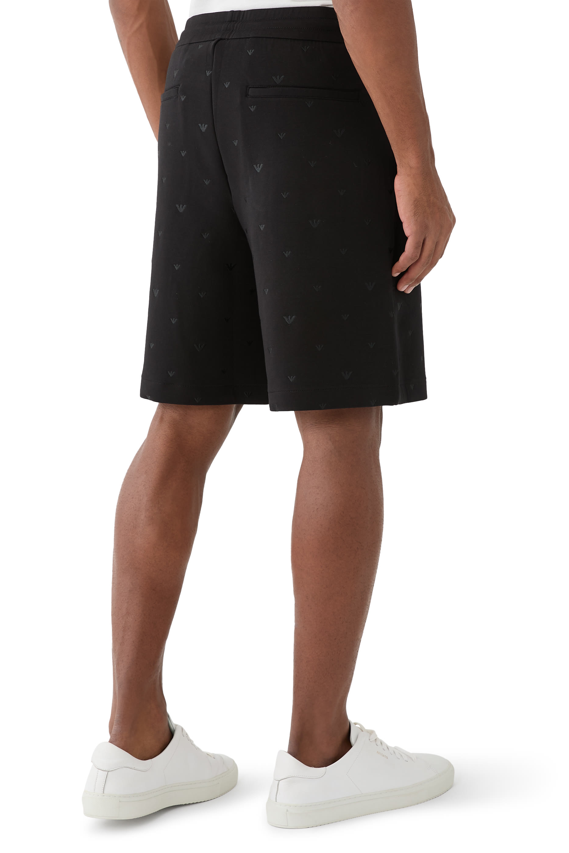 شورت جيرسيه مزين كليا بشعار الماركة