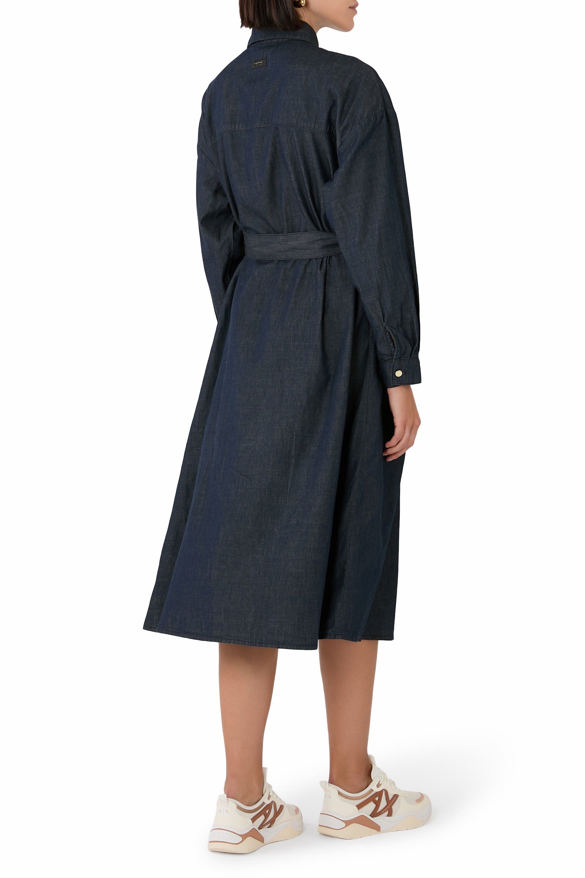 فستان متوسط الطول بأزرار للإغلاق