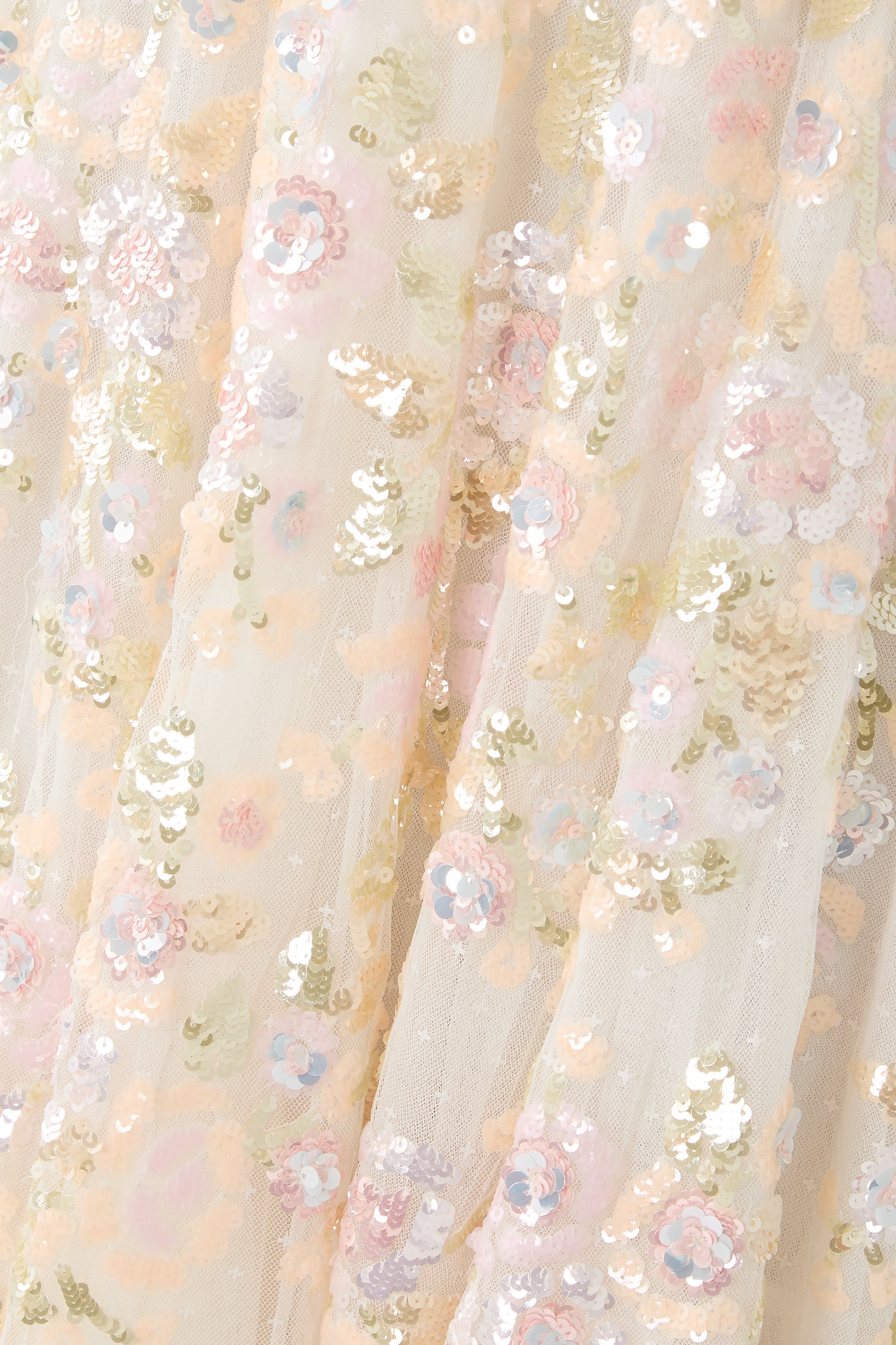 فستان سهرة براديس بياقة V وترتر