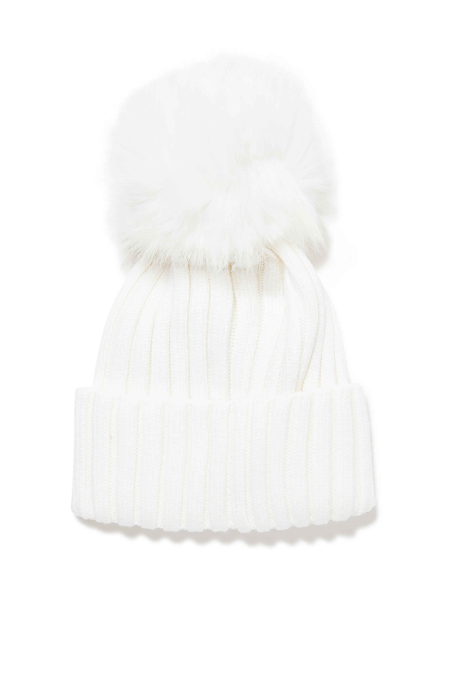 قبعة بشعار الماركة