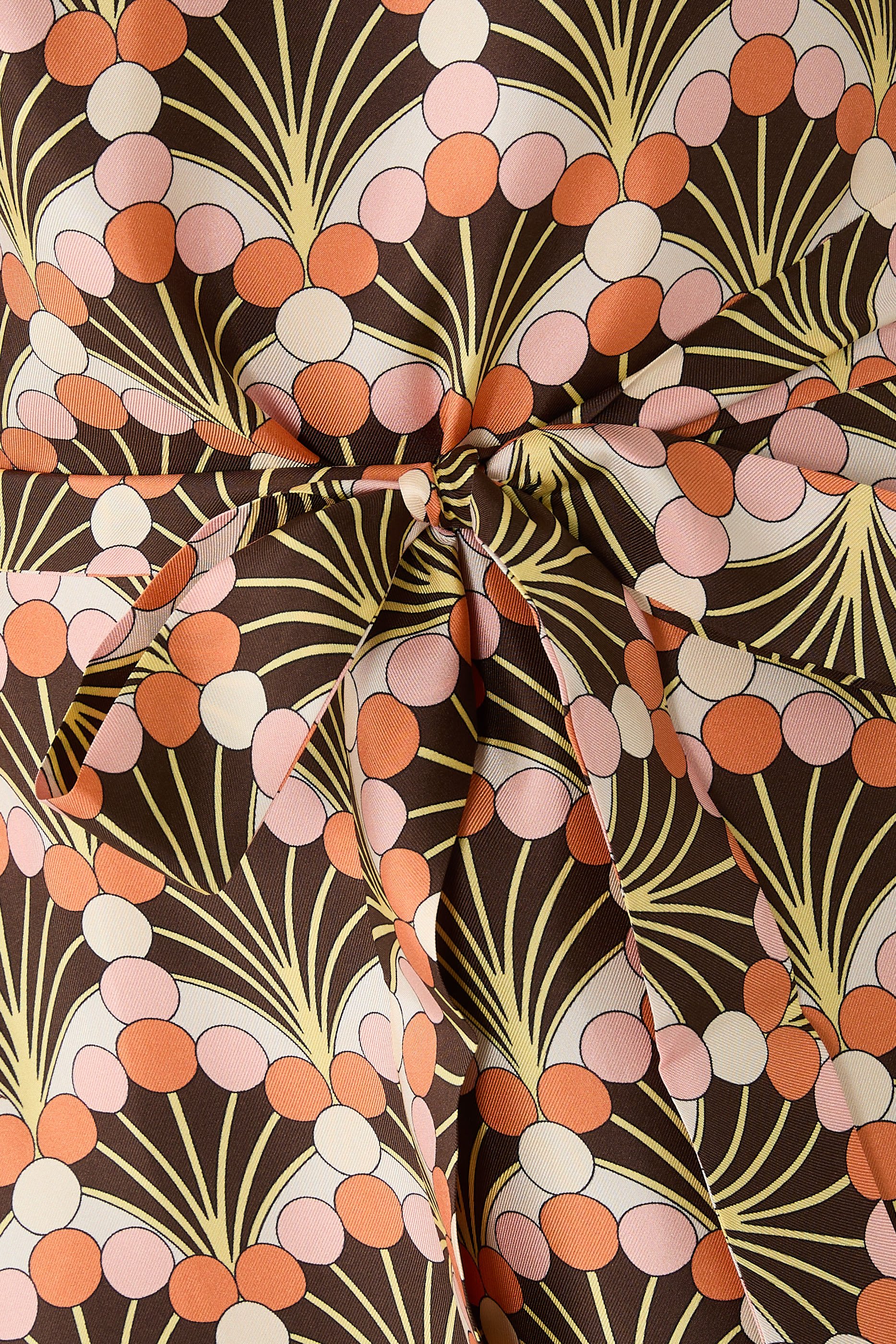 فستان مومو بياقة مستديرة