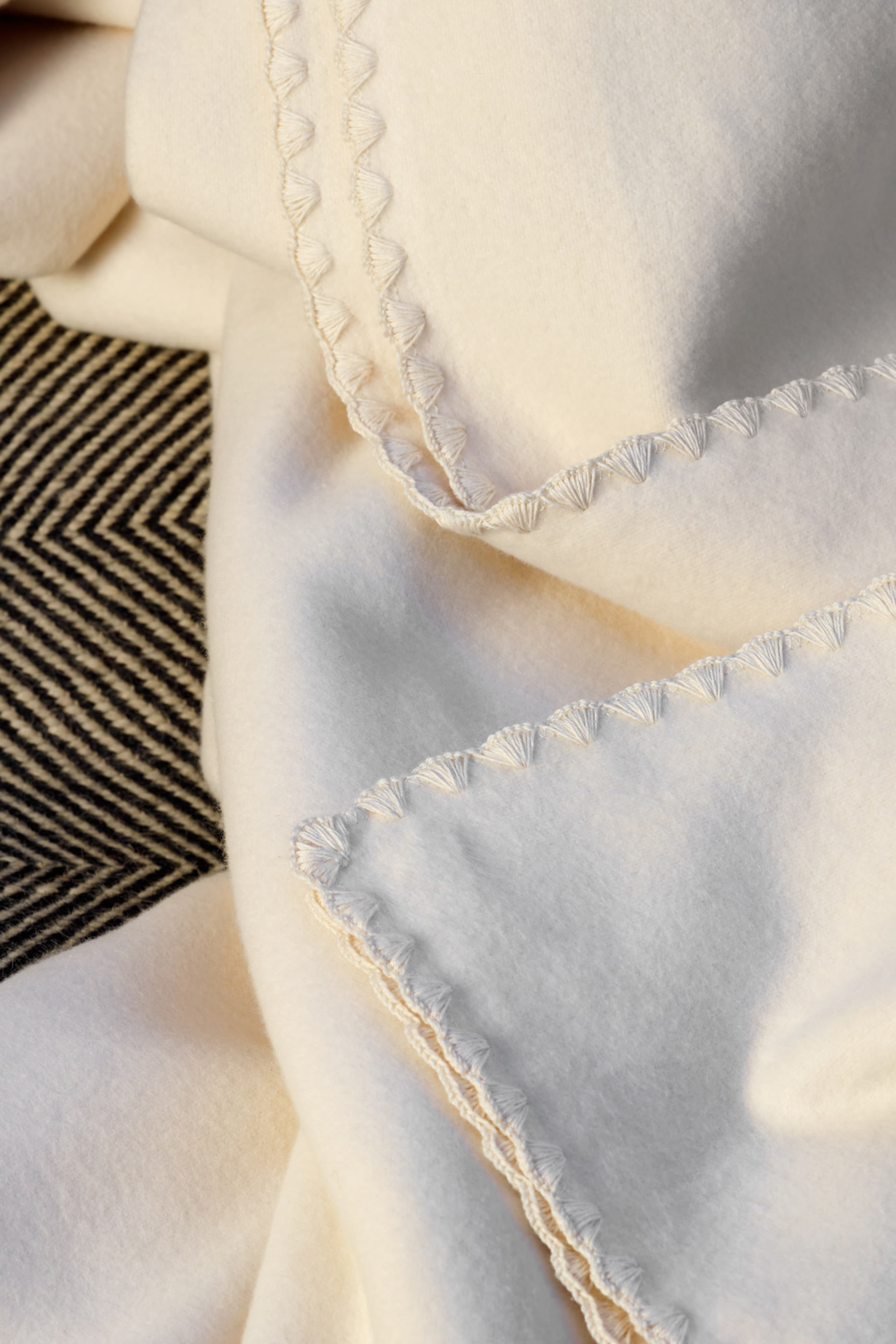 بطانية لويزا قطن