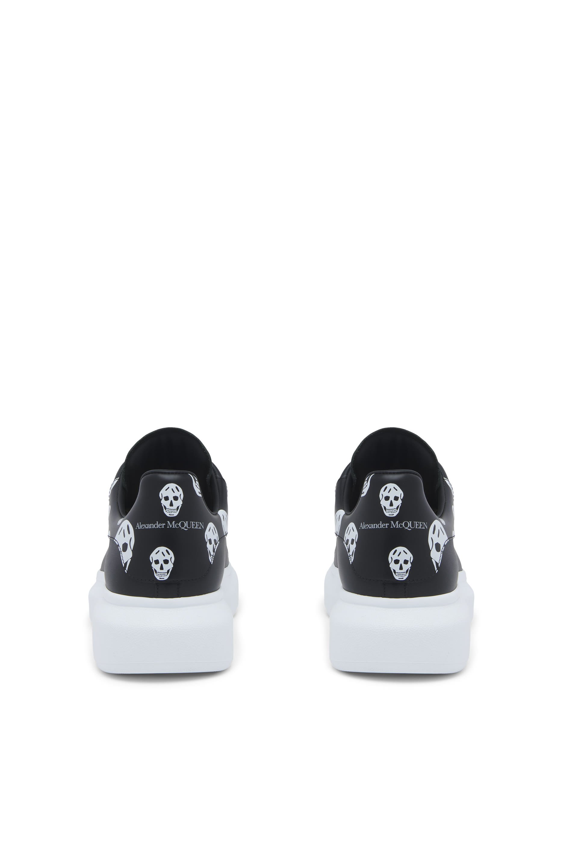 سنيكرز بنعل عريض