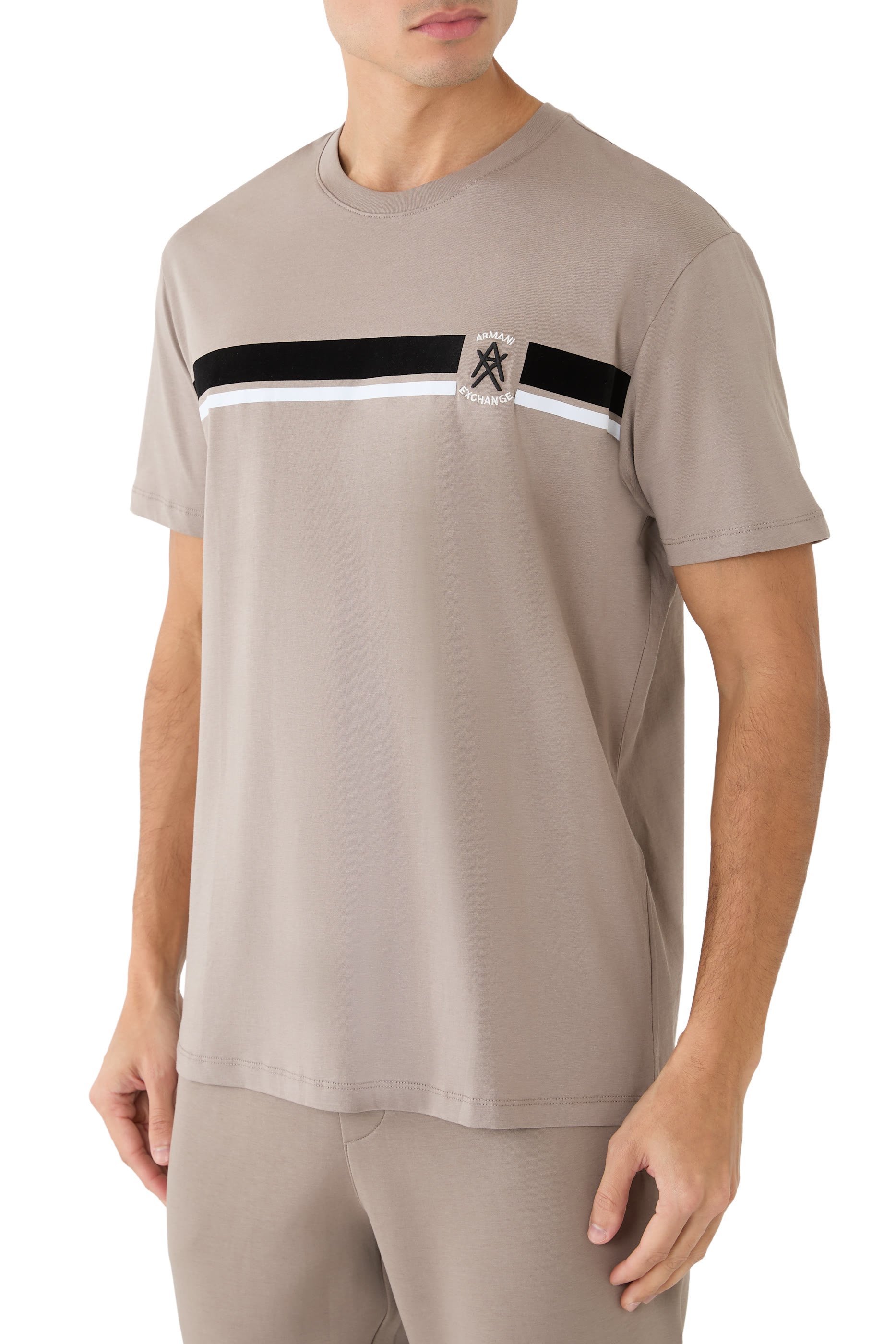 تيشيرت بشعار حرفي الماركة