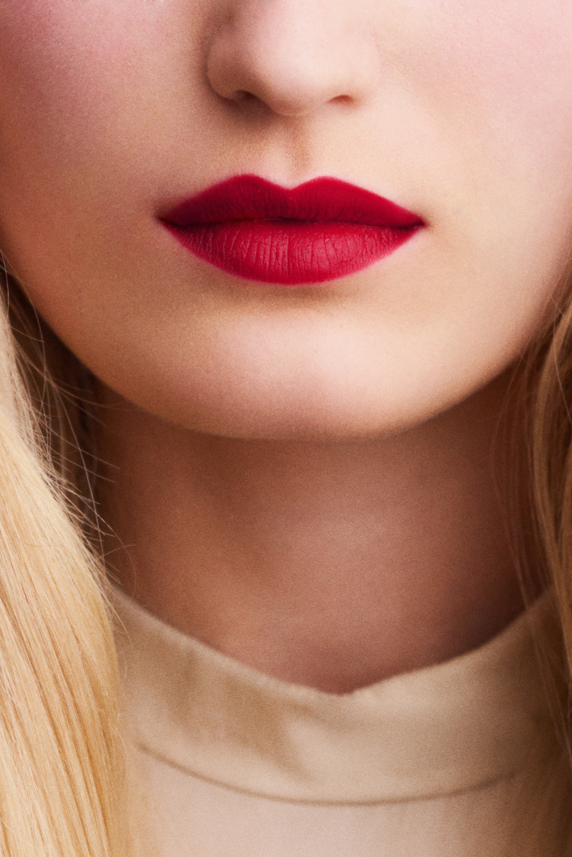 أحمر شفاه روج غير لامع درجة روز نوي