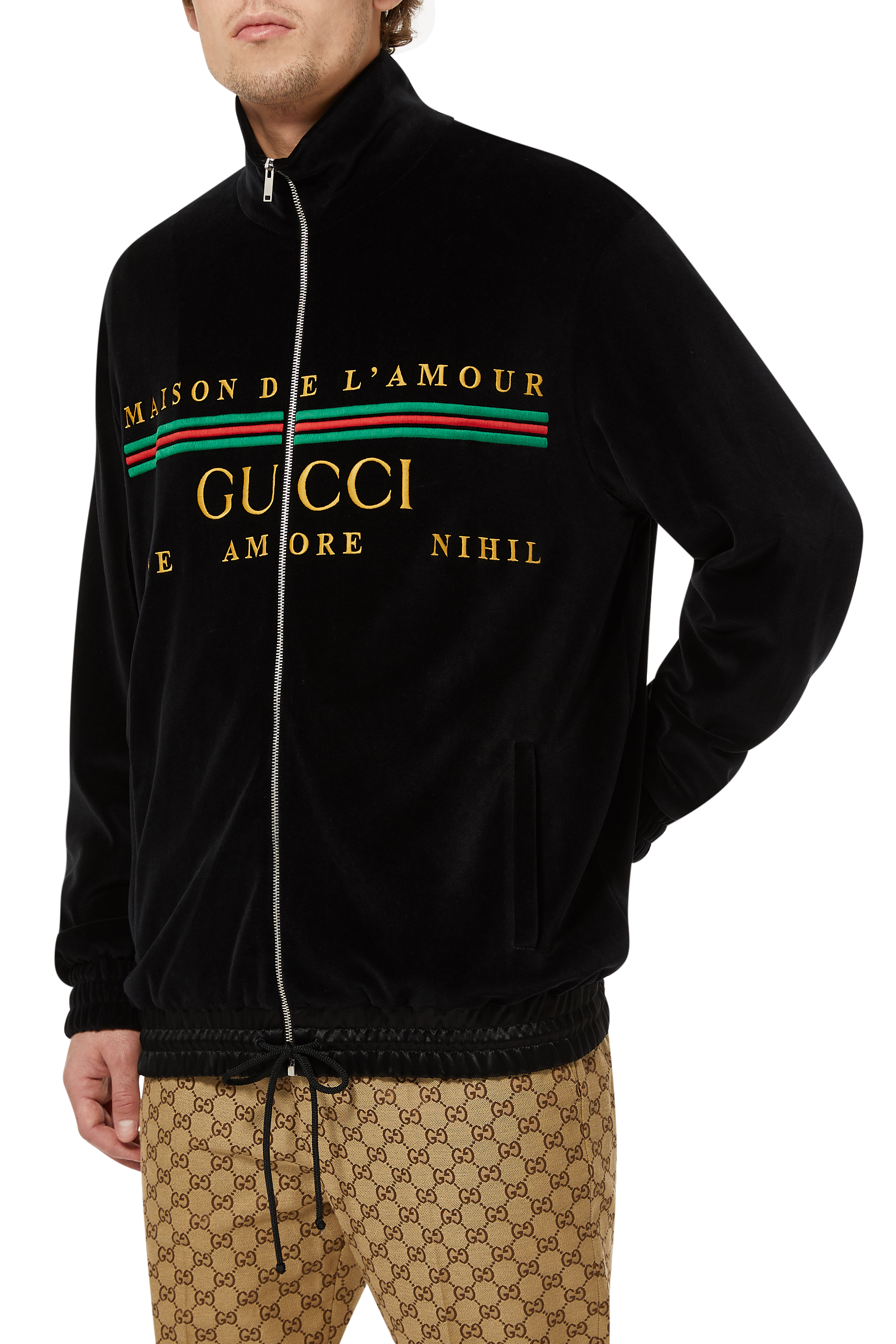 جاكيت شينل مطرز بقصة فضفاضة