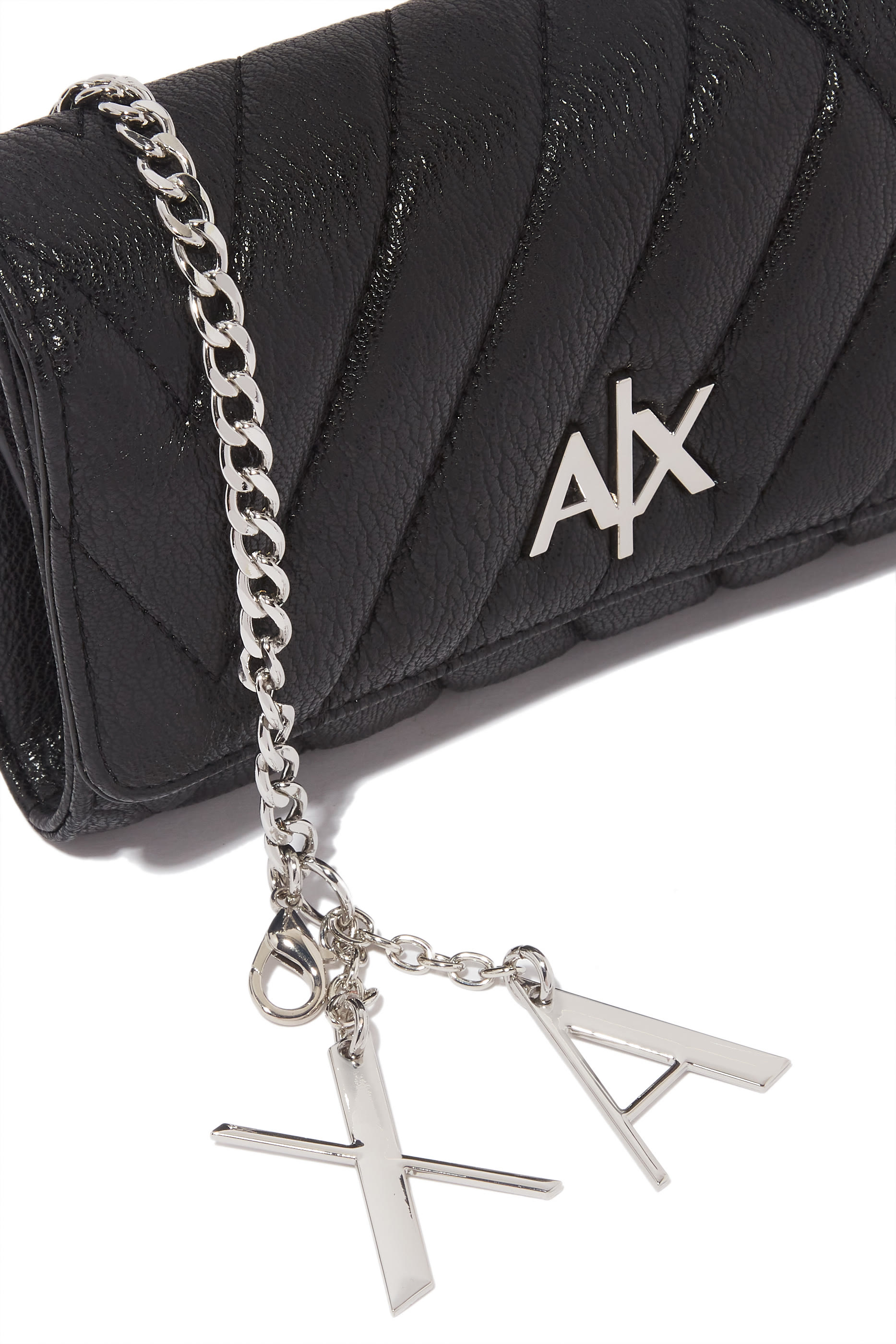 محفظة مبطنة بشعار الماركة