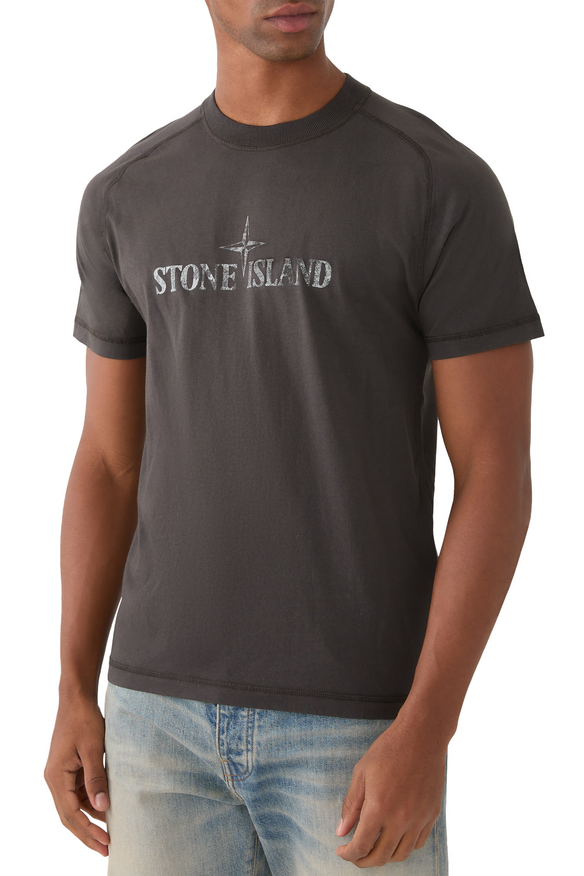 تيشيرت بطبعات انستيتيوشنال