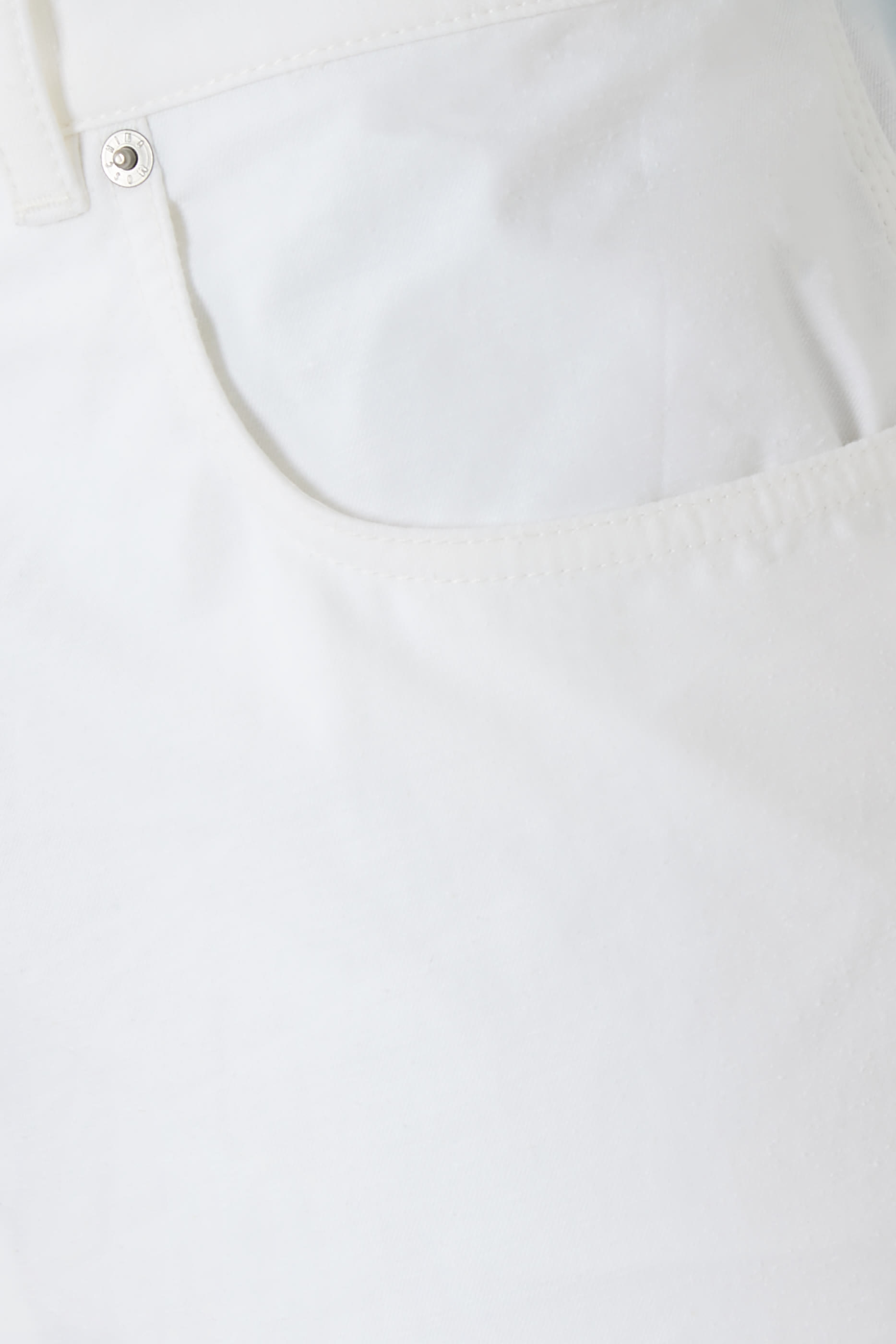 بنطال جينز بحلية شعار الماركة