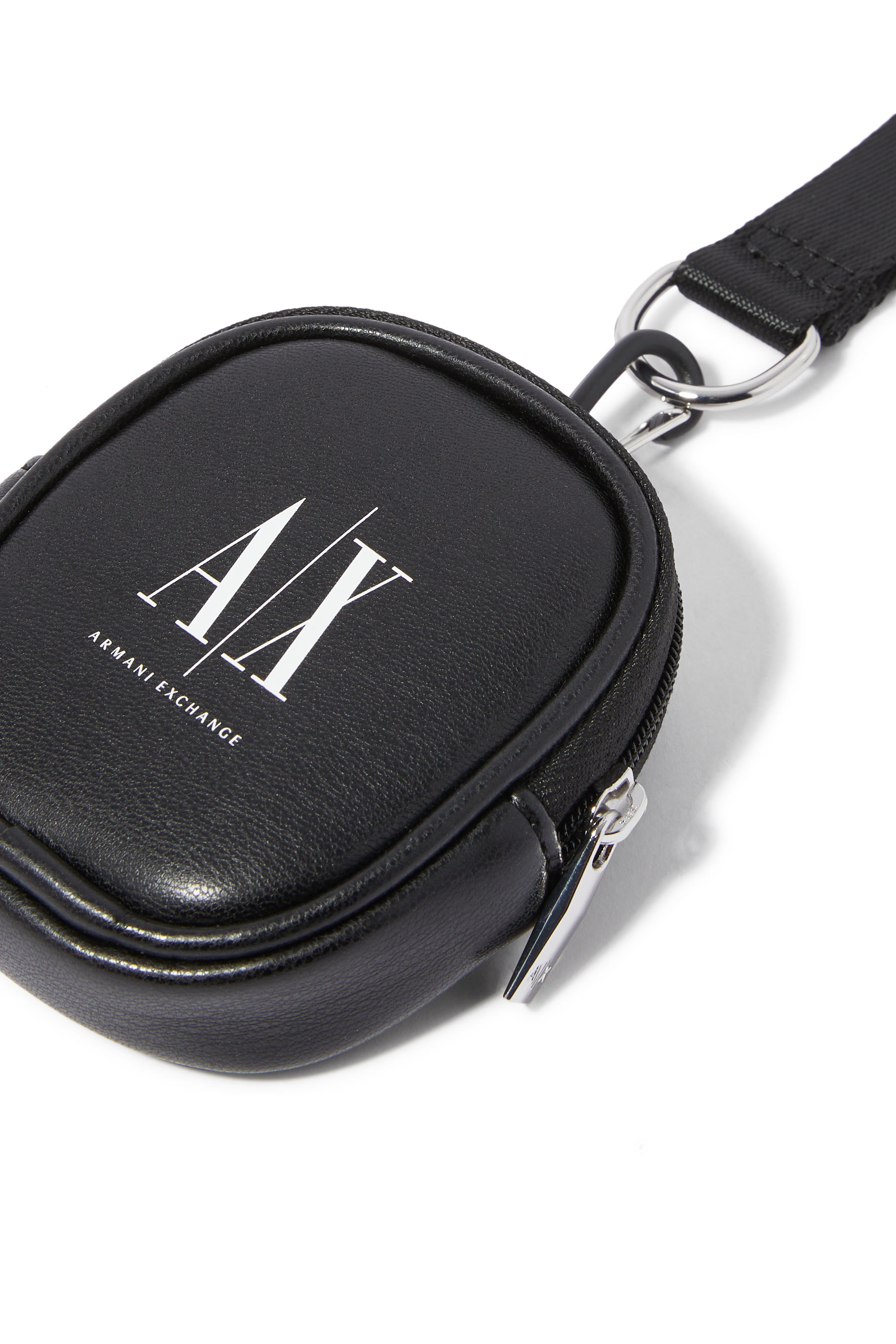 حافظة إيربودز بشعار الماركة جلد صناعي