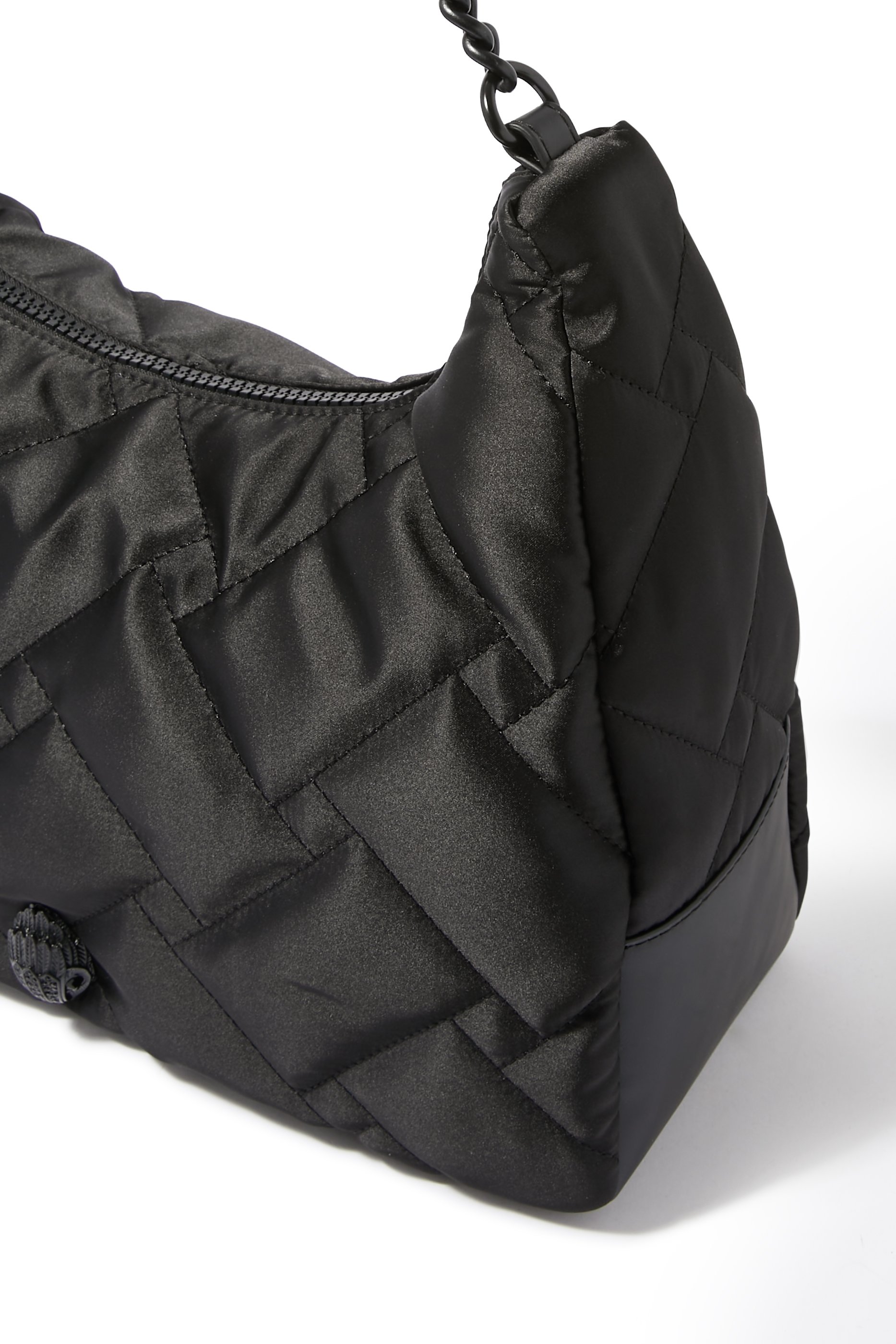 حقيبة هوبو كروس نايلون معاد تدويره