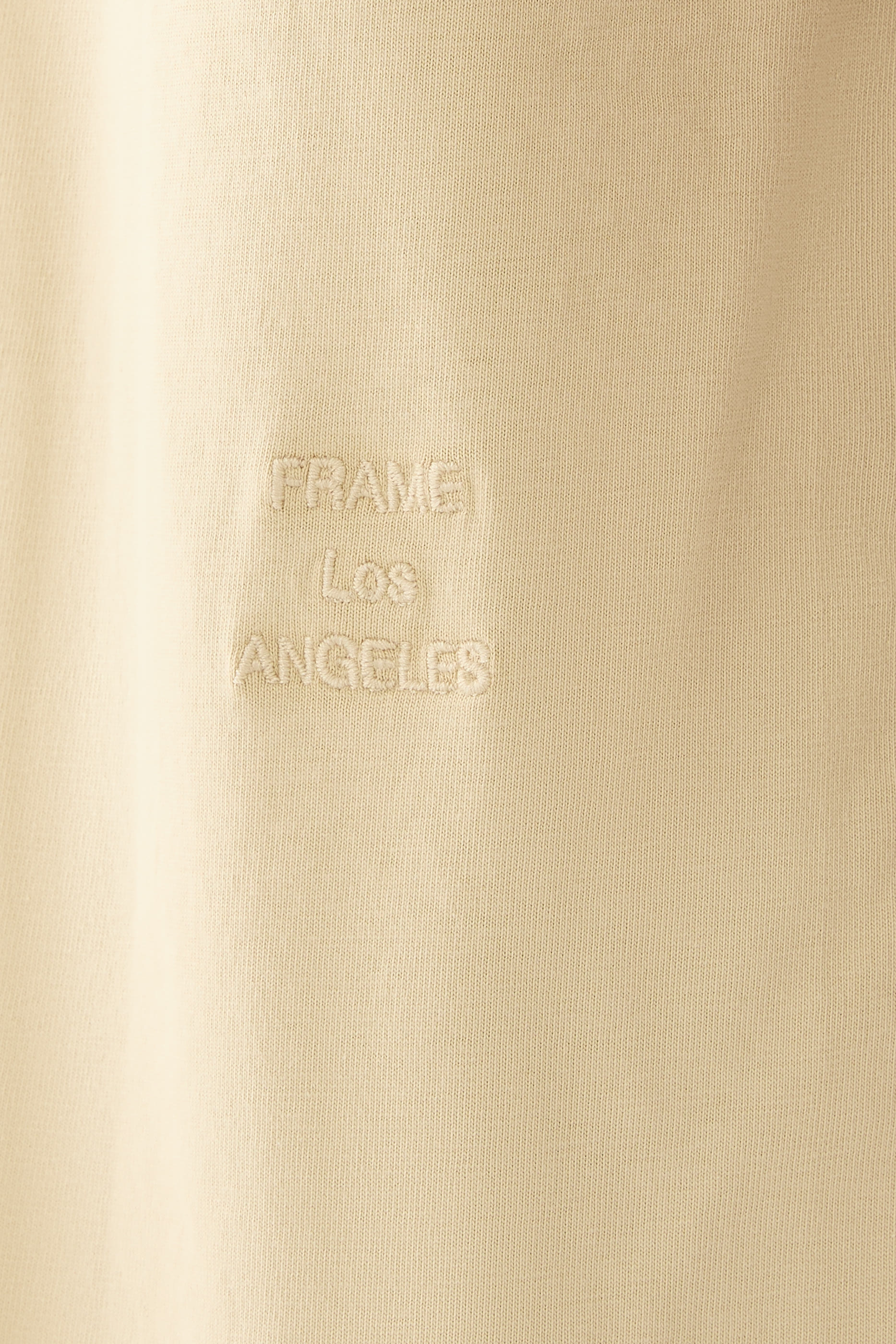 تيشيرت بشعار الماركة