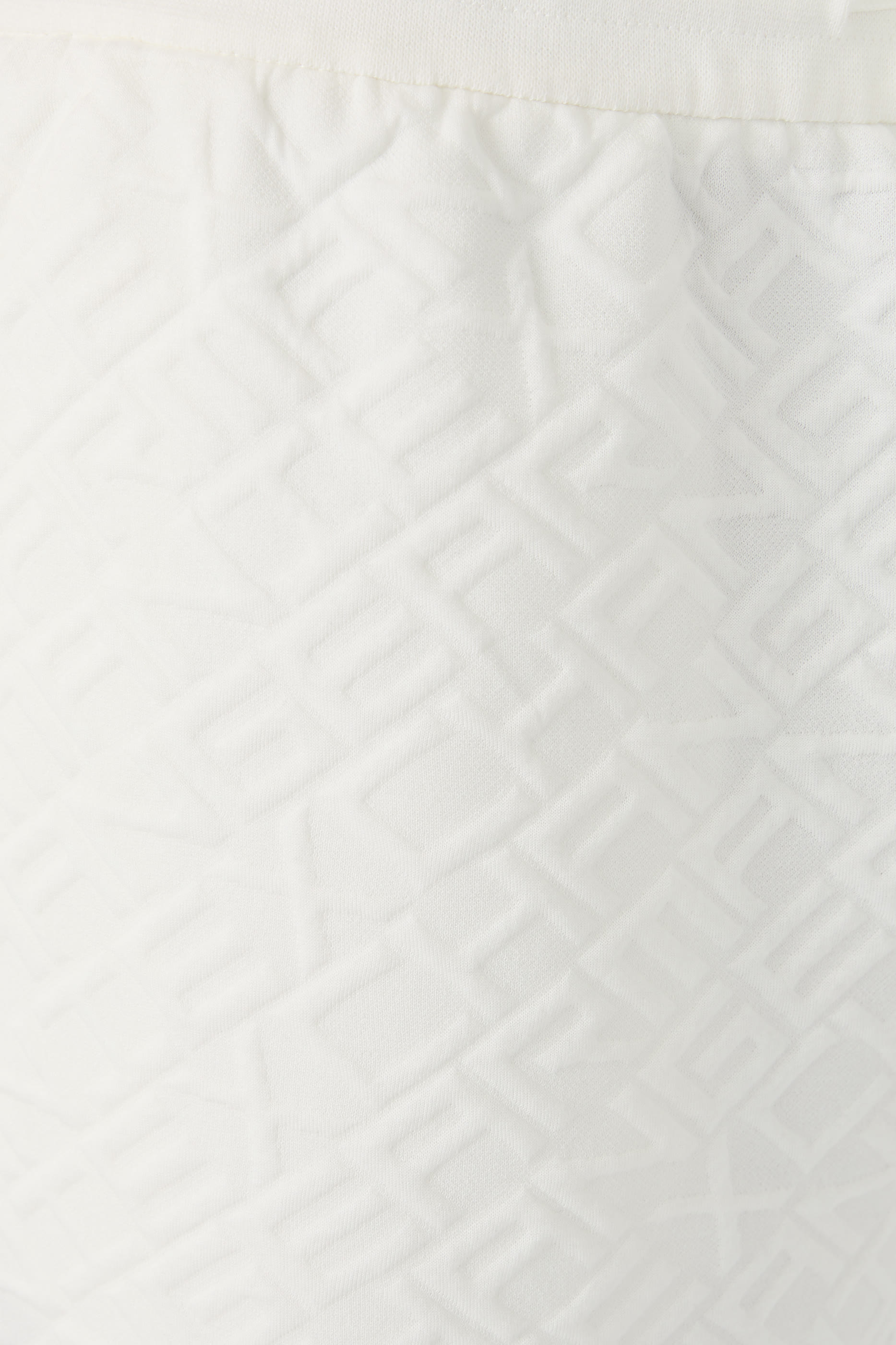 شورت بحروف شعار الماركة بالكامل