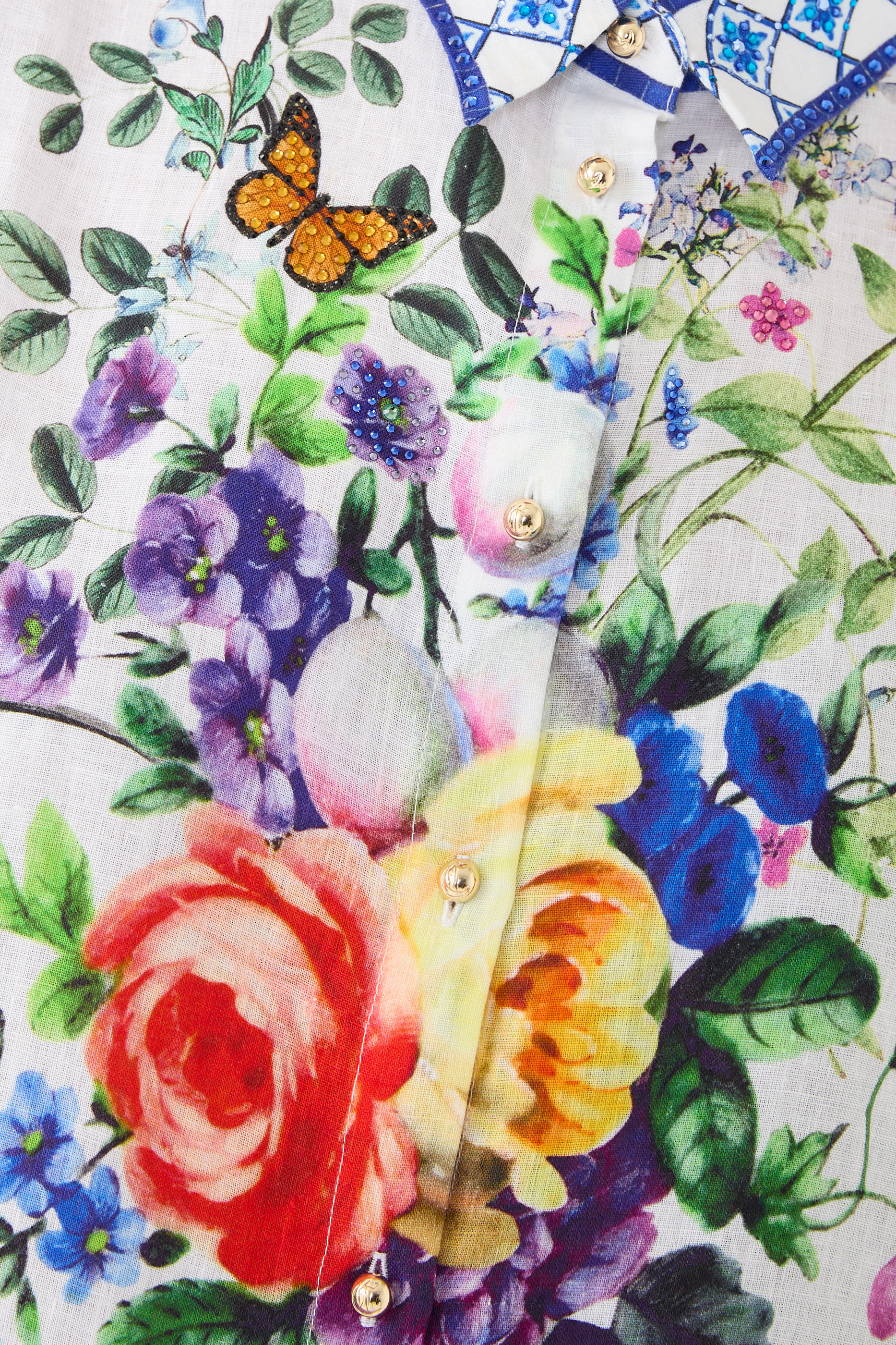 بلوزة بنمط قميص بأكمام منفوخة