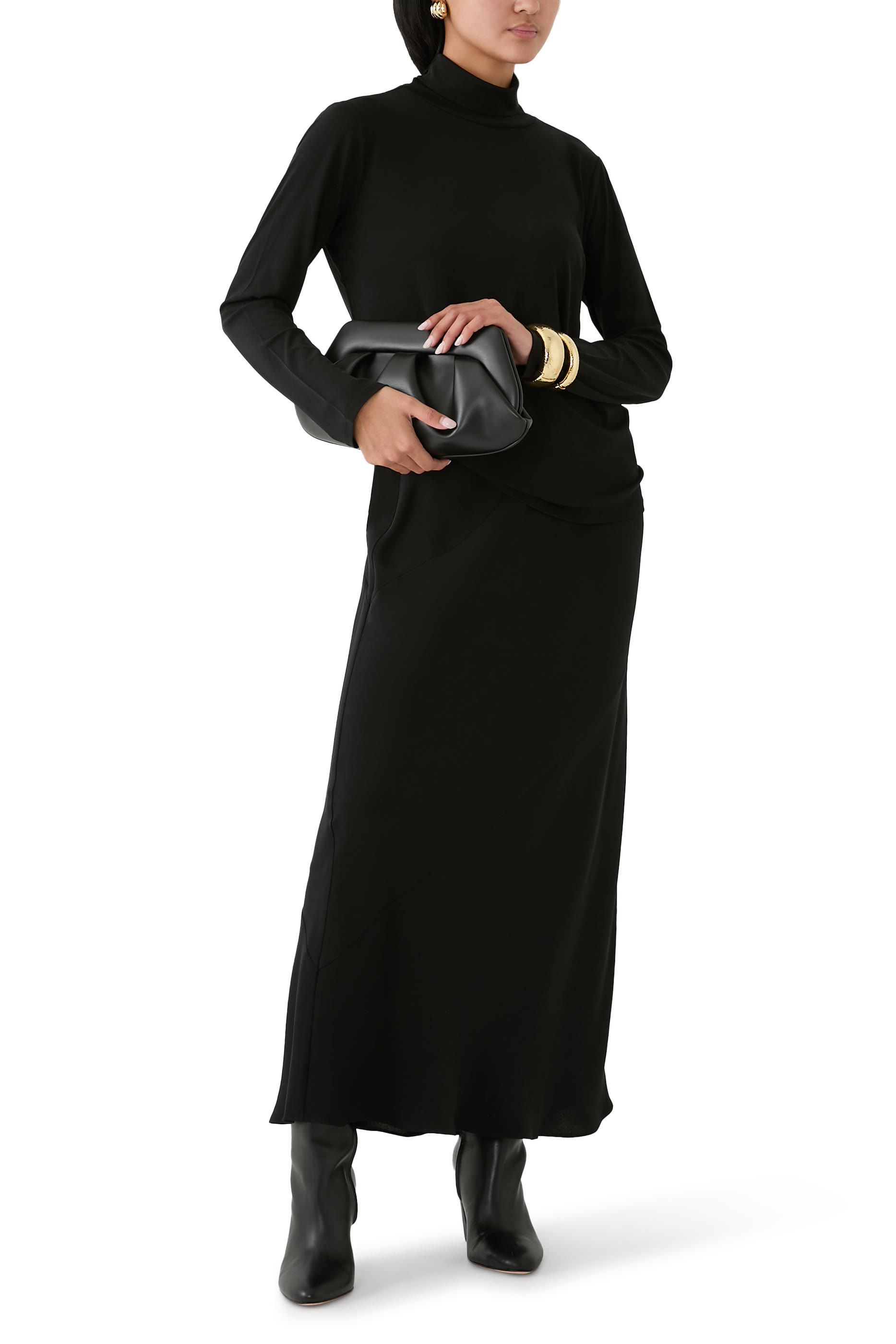 بلوزة بياقة عالية حرير جيرسيه مطاطي