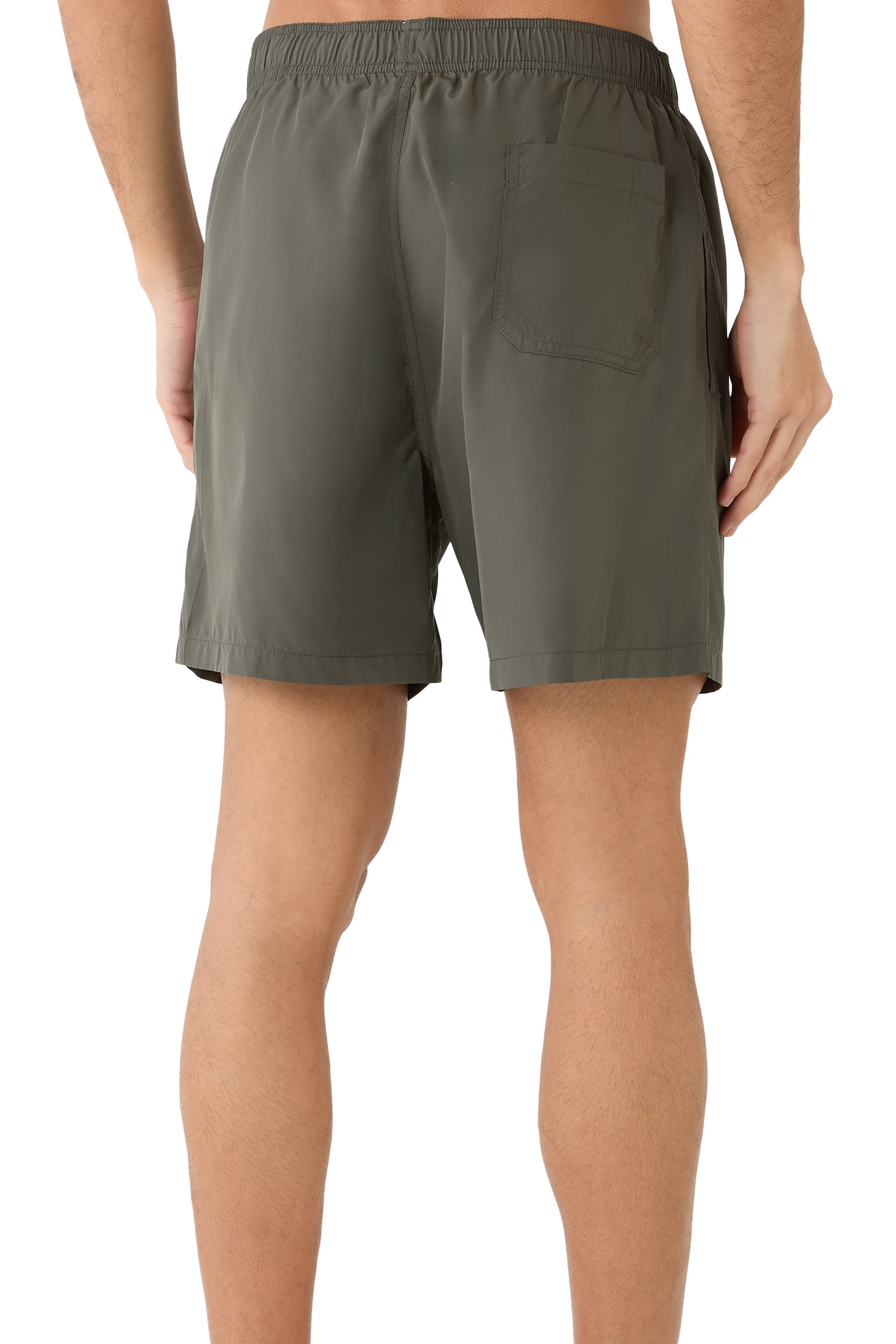 شورت سباحة بشعار الماركة