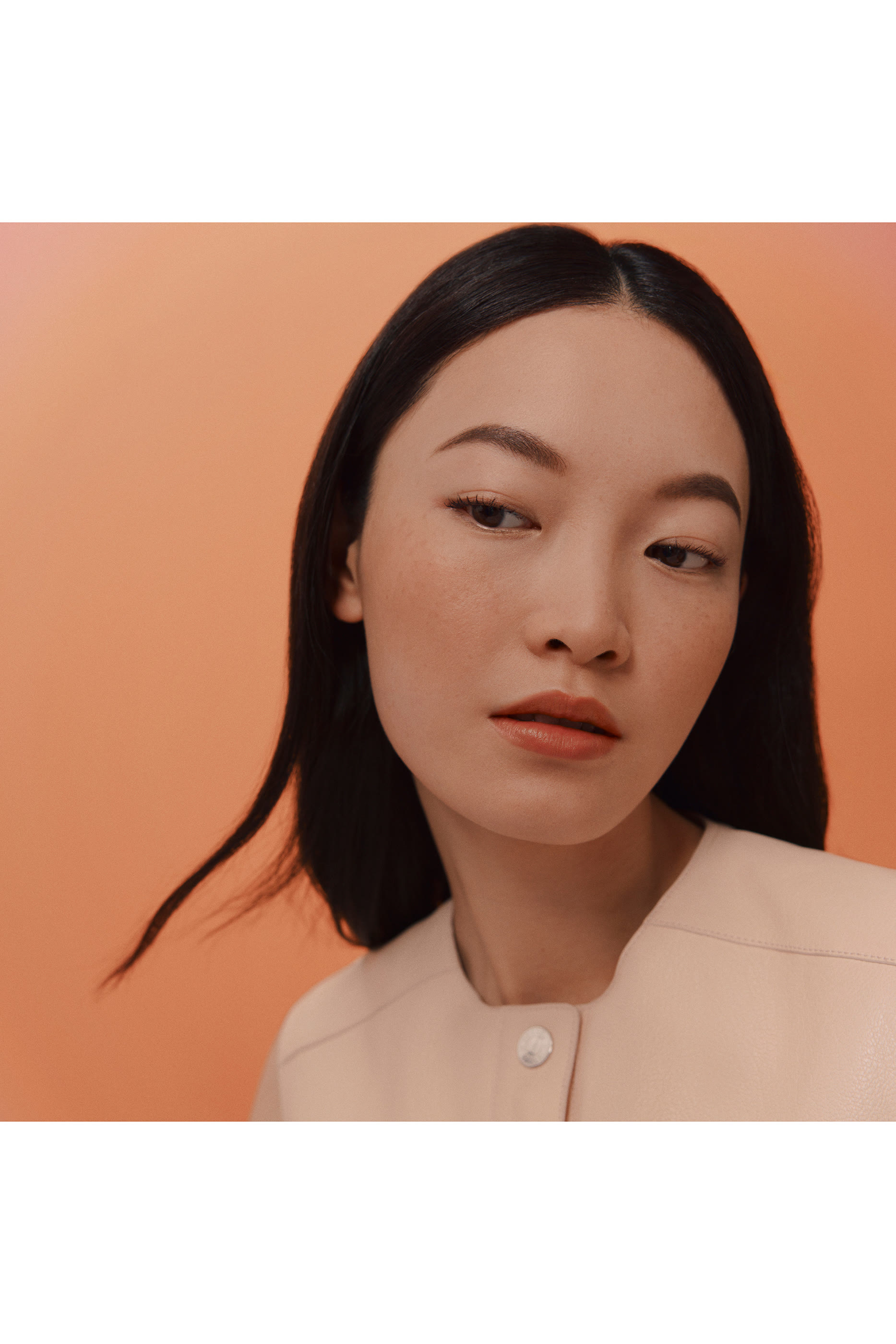 أحمر شفاه شبه لامع Rouge Herm&egrave;s بإصدار محدود
