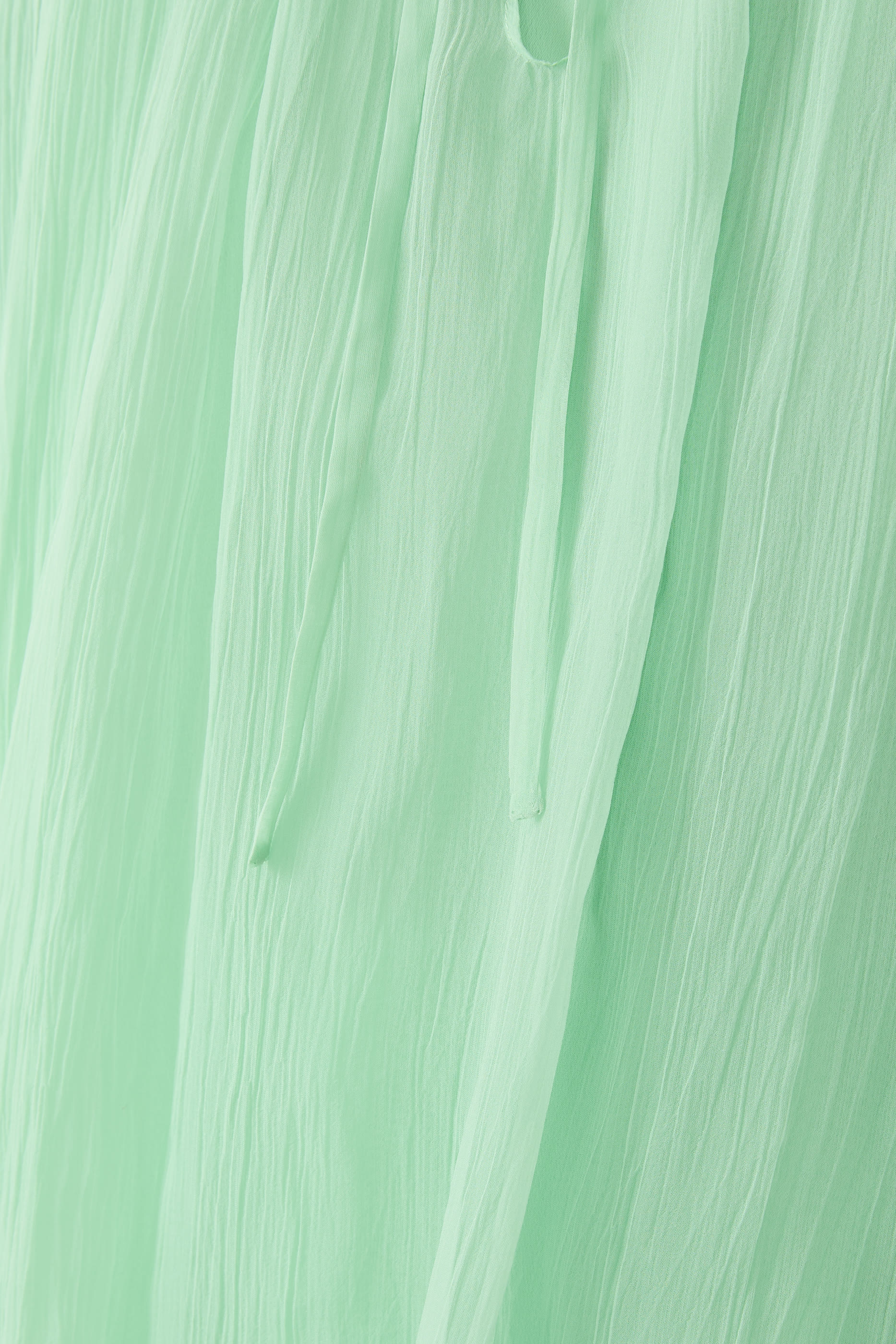 بلوزة كريبون حرير شيفون