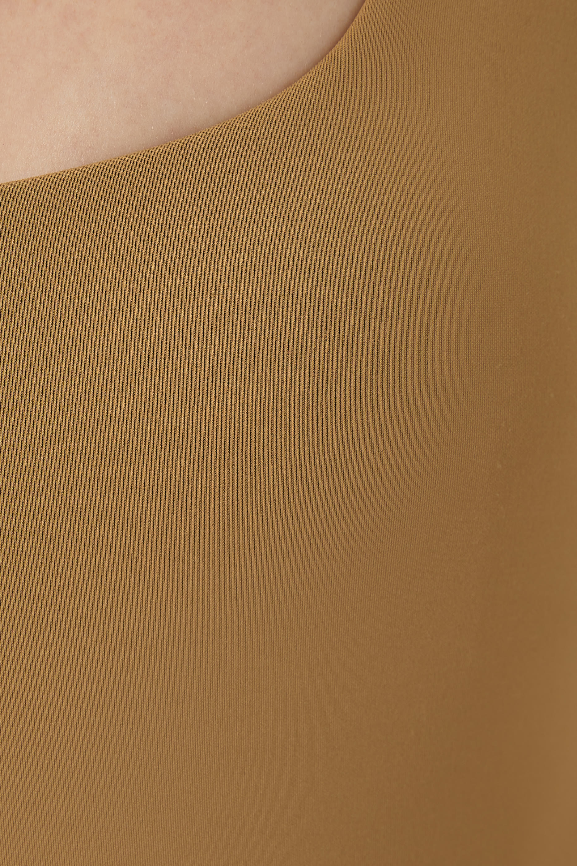 بودي سوت سكوبا مودرن بلا أكمام