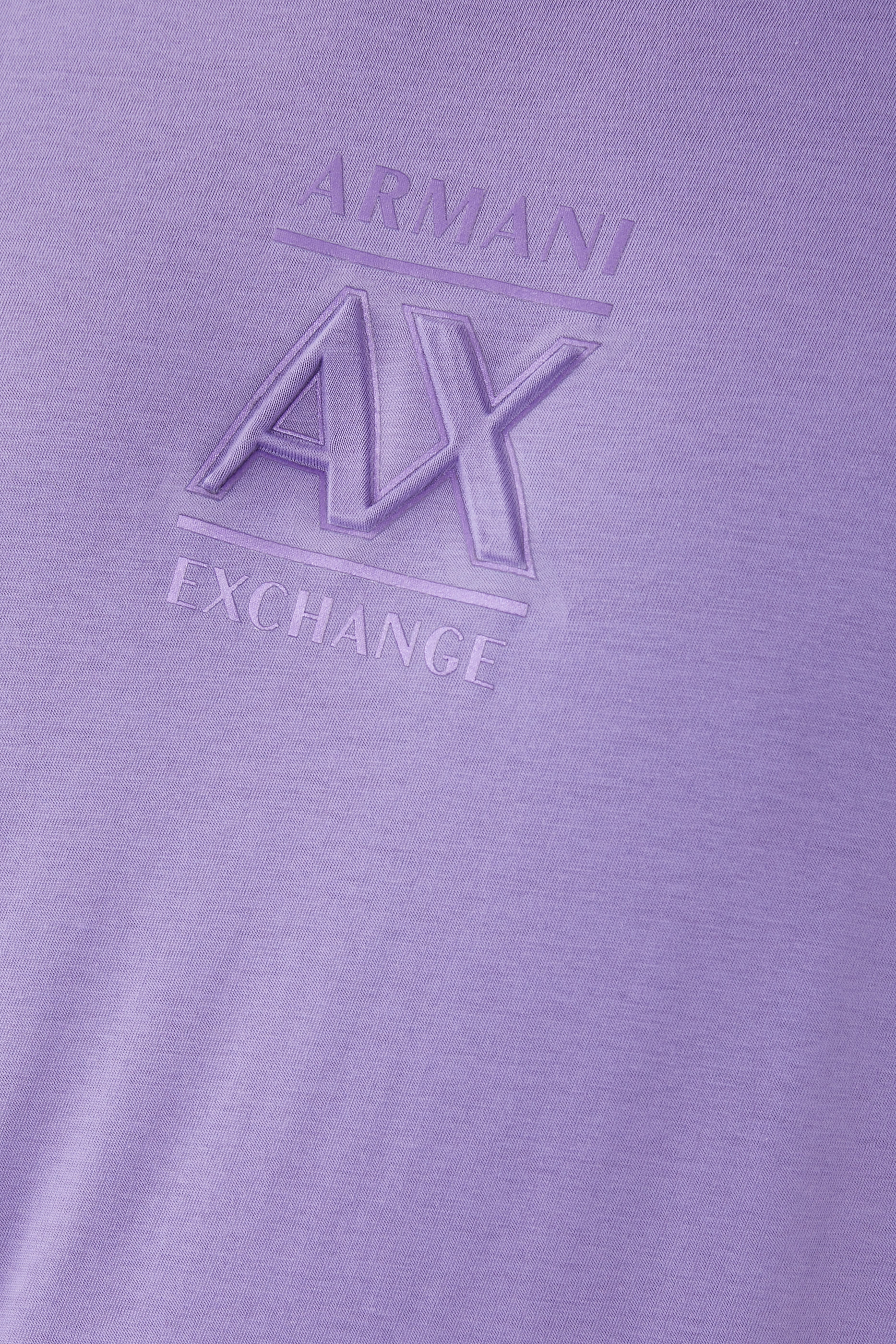 تيشيرت ميتا ناتشر بياقة ضيقة