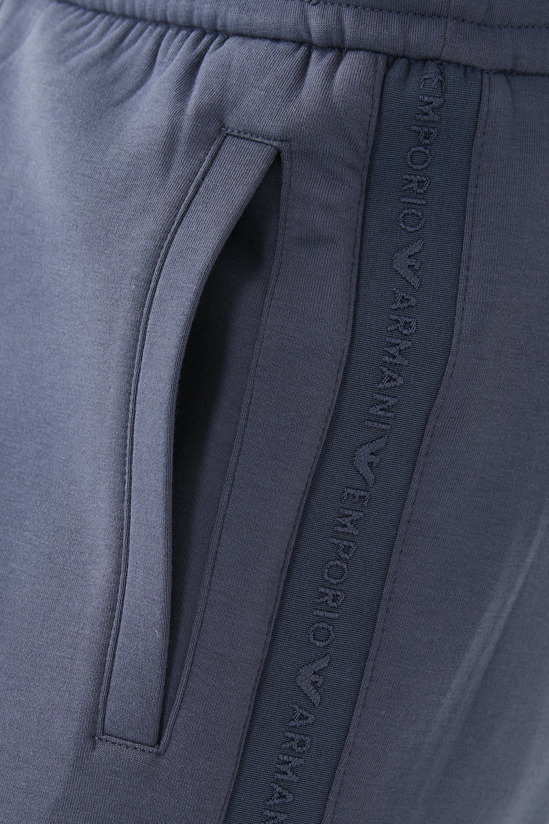 بنطال رياضي بشريط بشعار الماركة