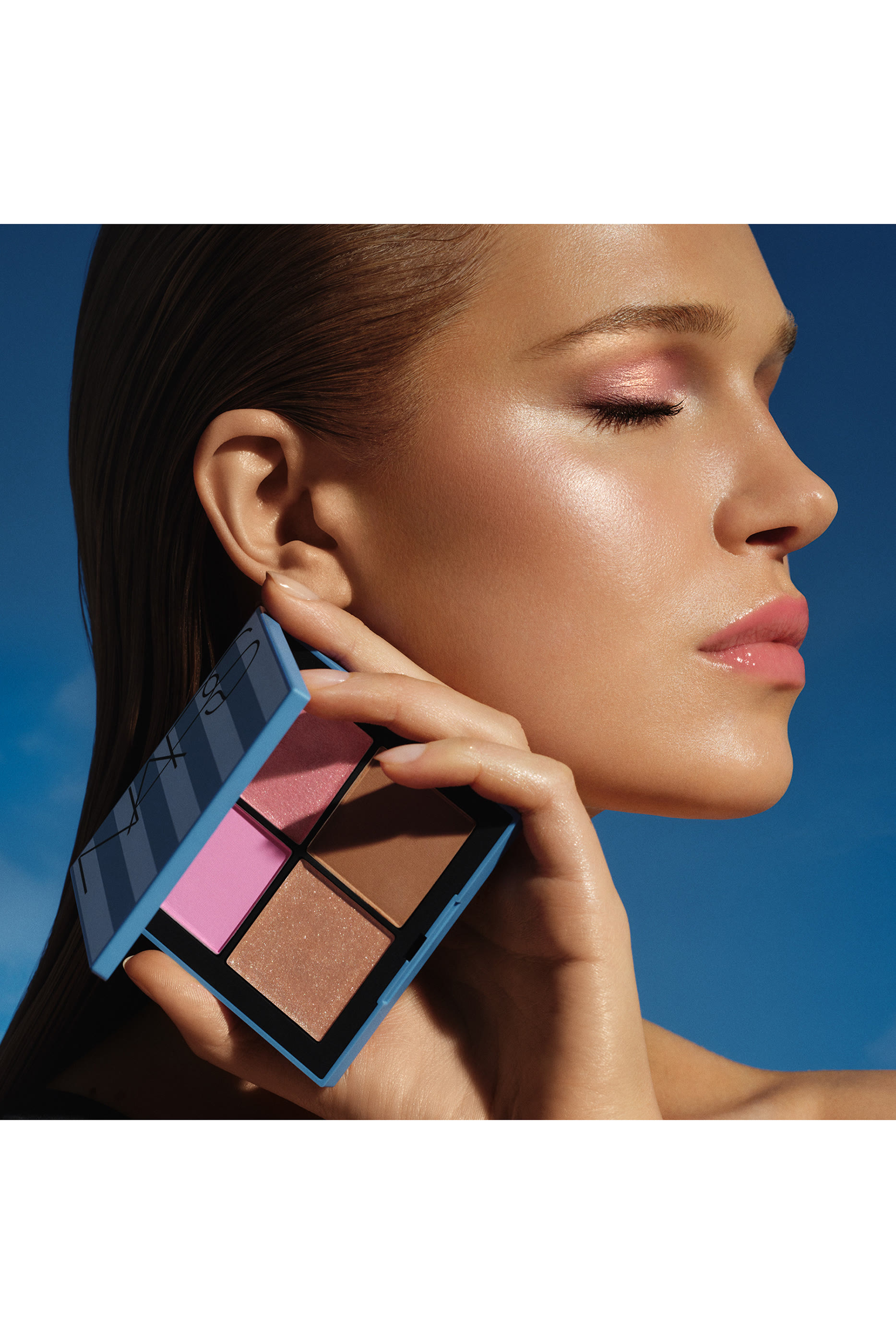 لوحة هوت إسكيب للخدود