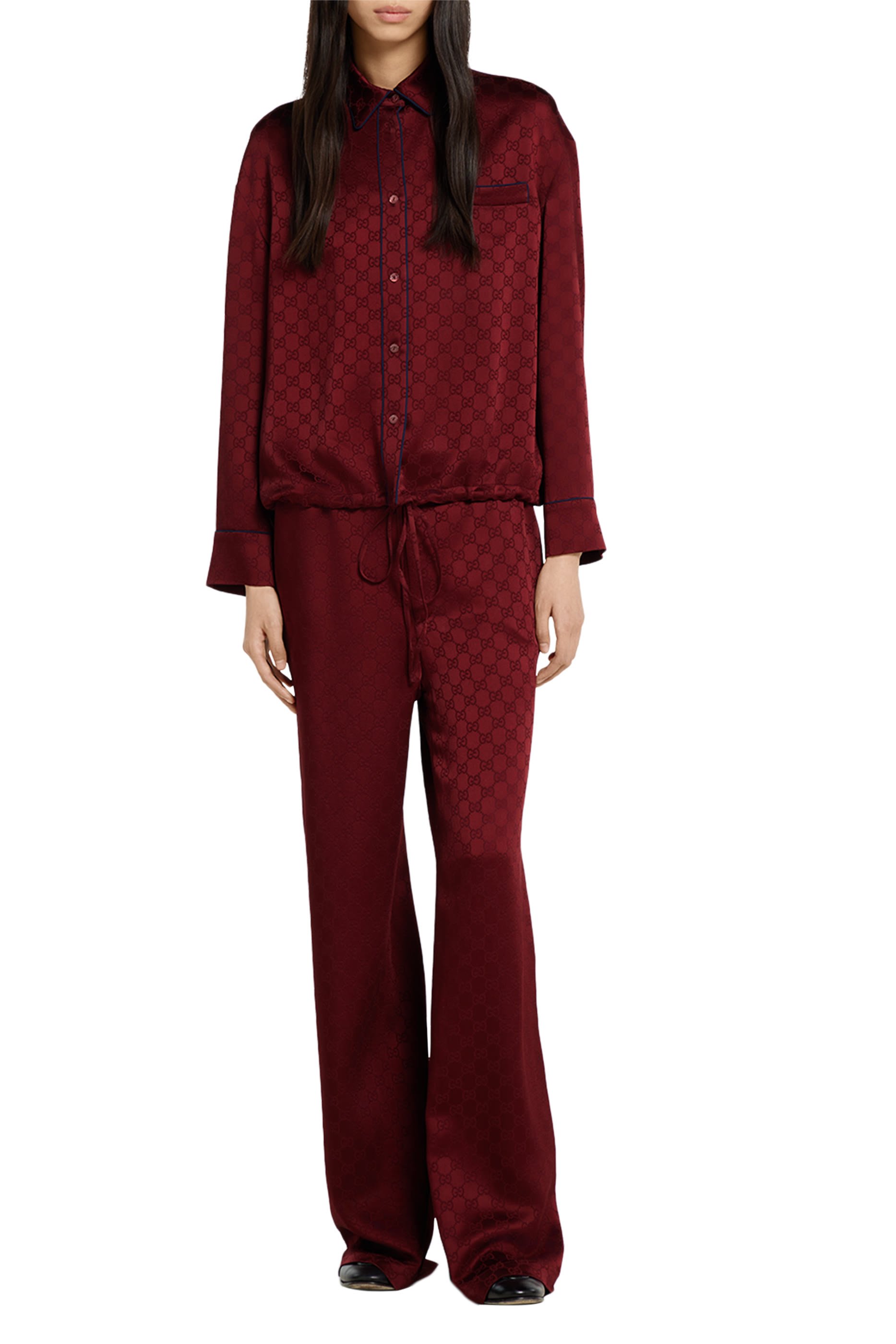 قميص بربطة عند الخصر ساتان بشعار الماركة